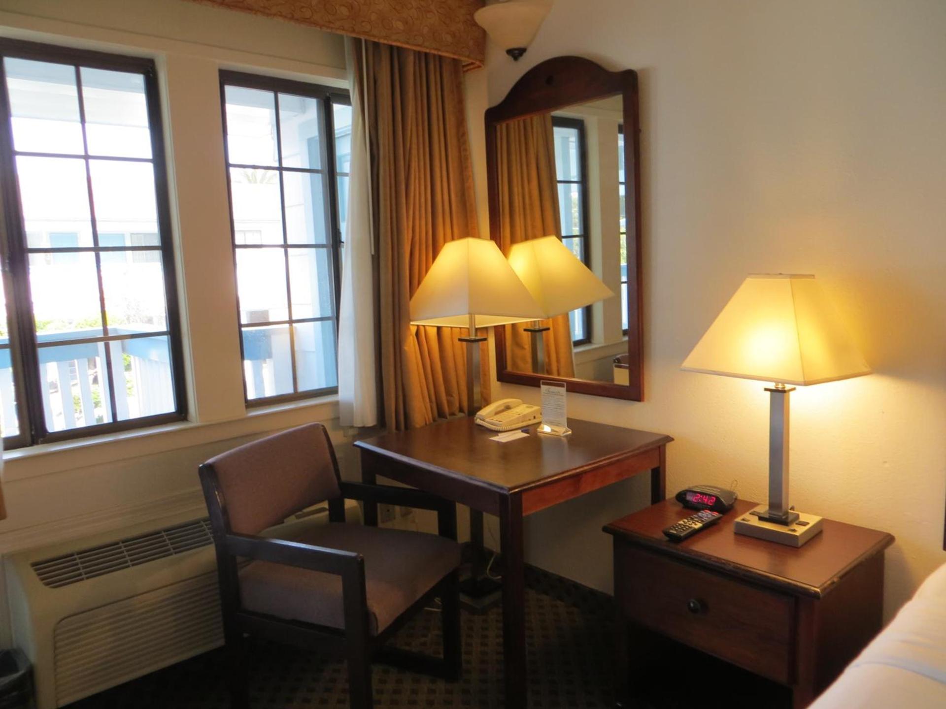 Arbor Inn Monterey photo 42