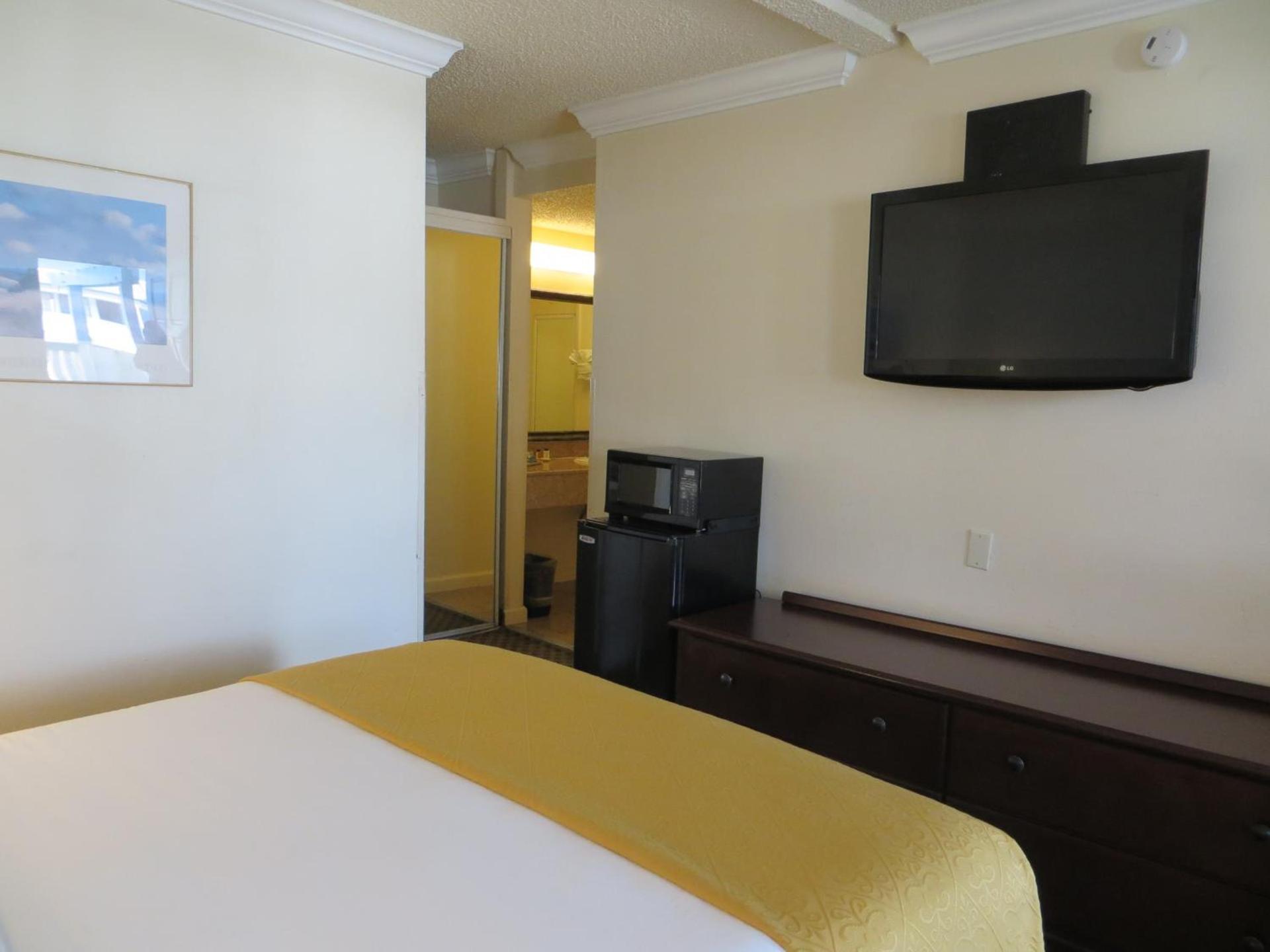 Arbor Inn Monterey photo 44