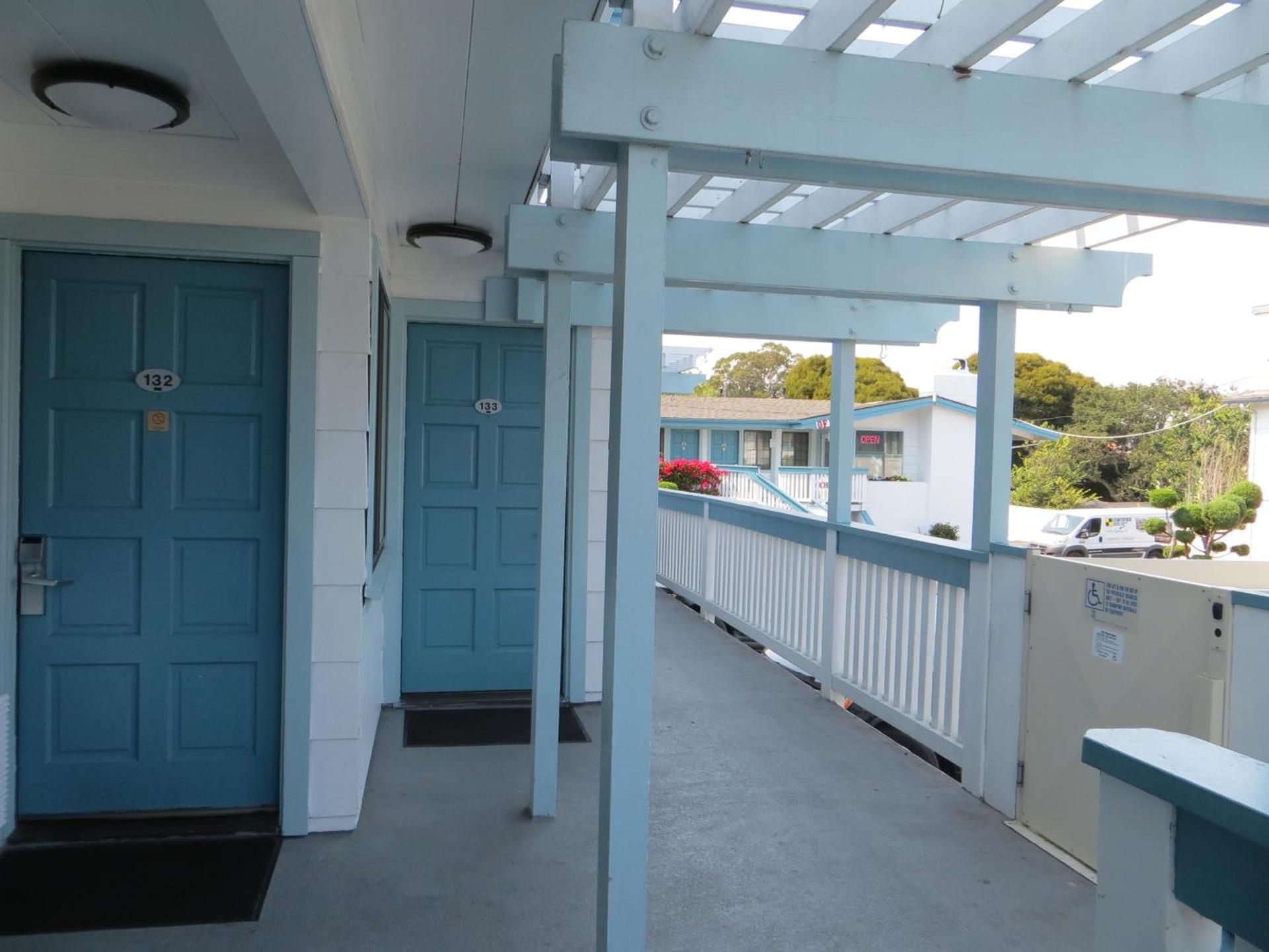 Arbor Inn Monterey photo 47