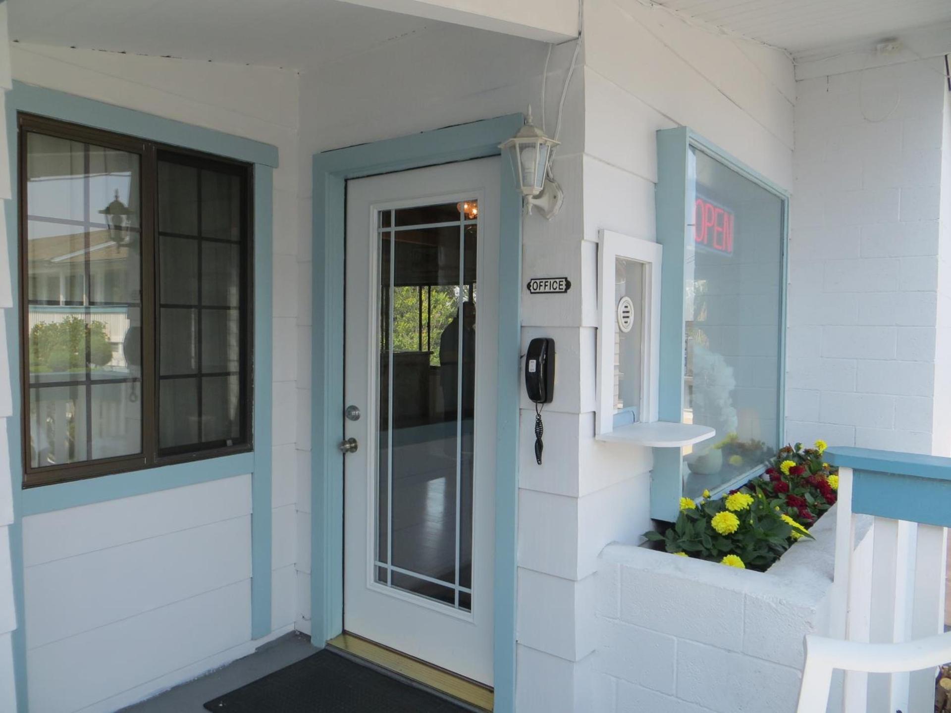 Arbor Inn Monterey photo 50