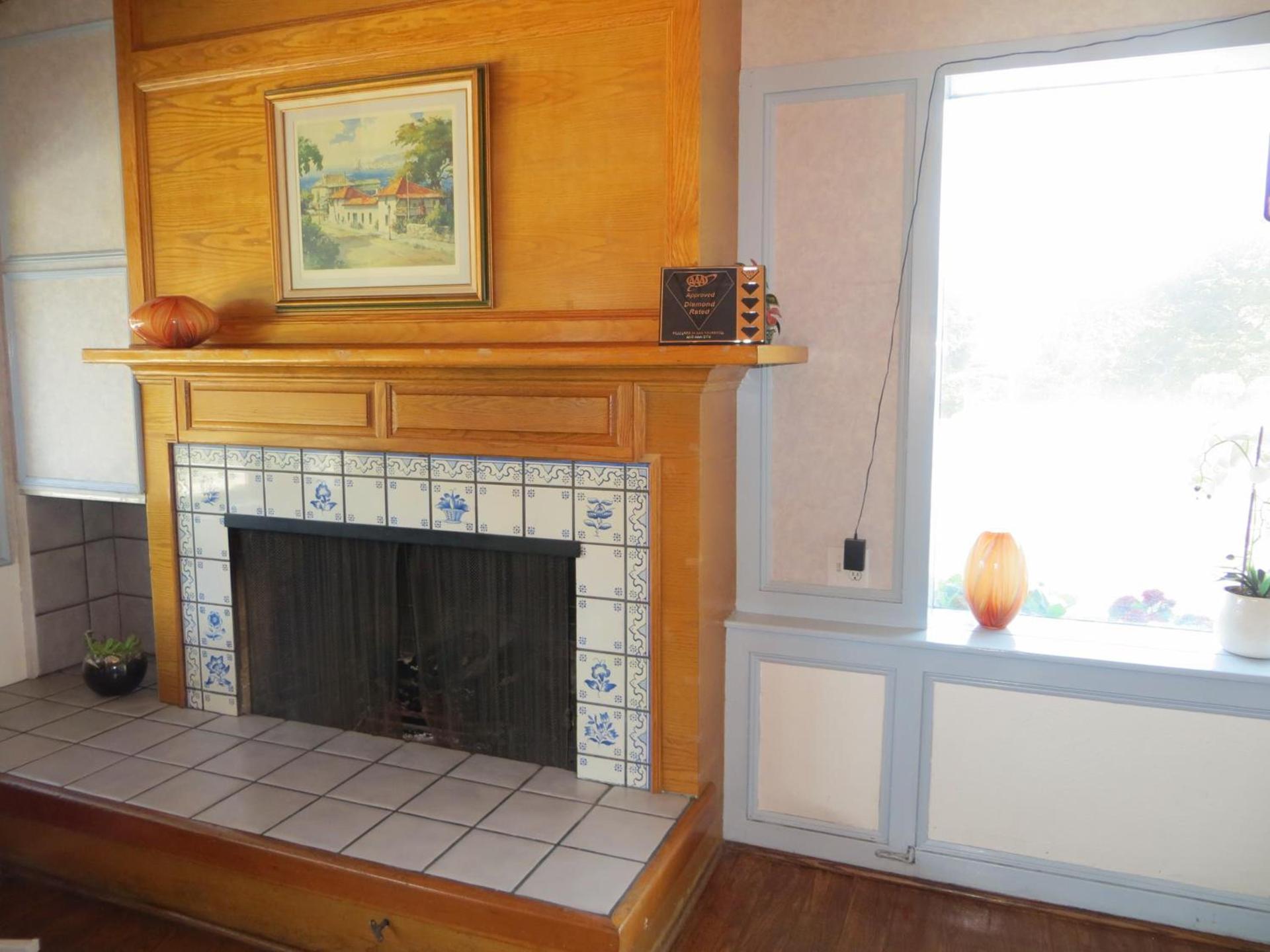 Arbor Inn Monterey photo 51