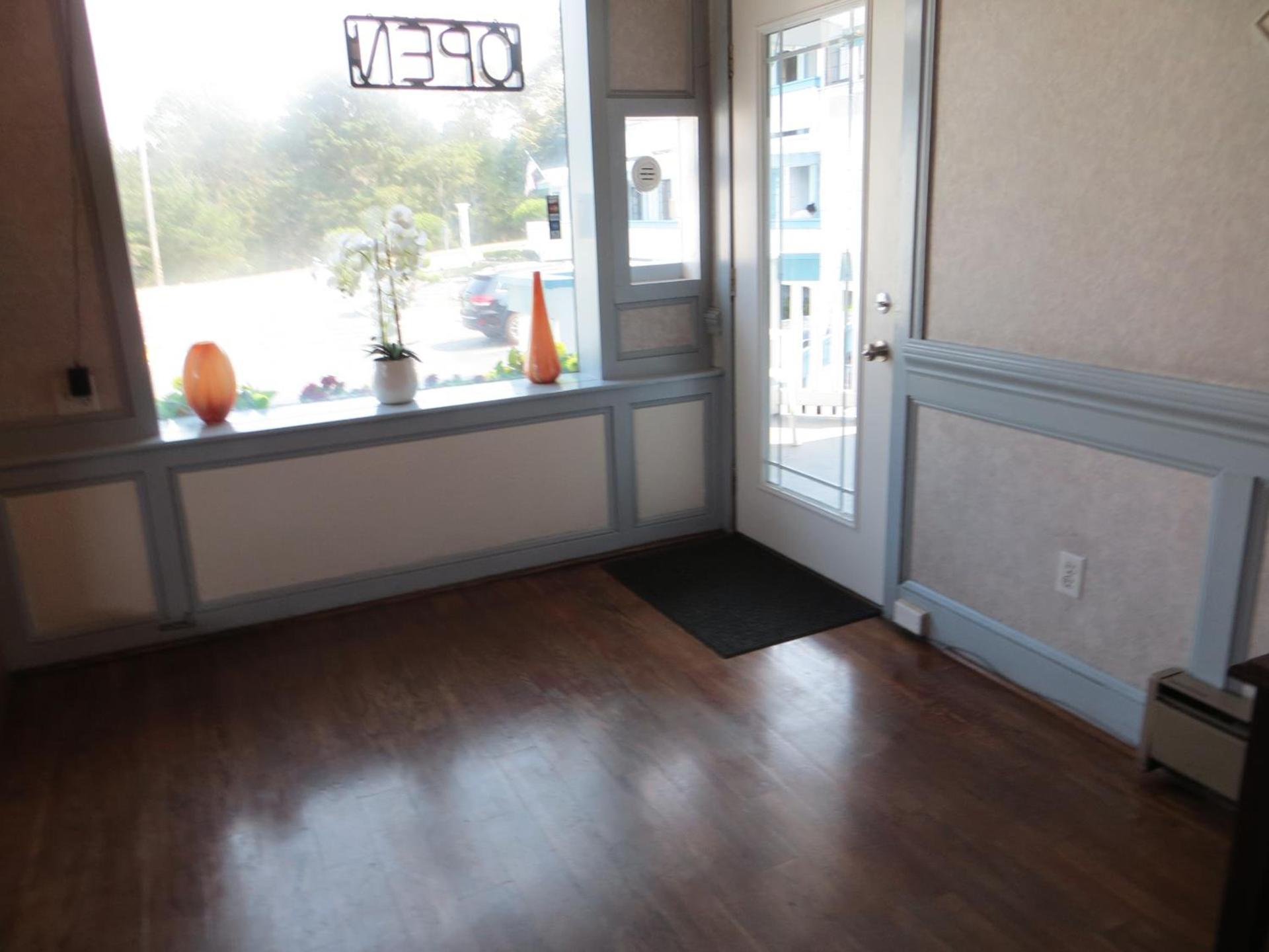 Arbor Inn Monterey photo 54