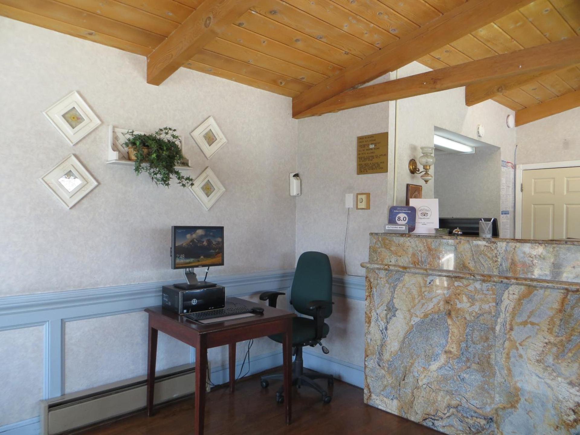 Arbor Inn Monterey photo 55