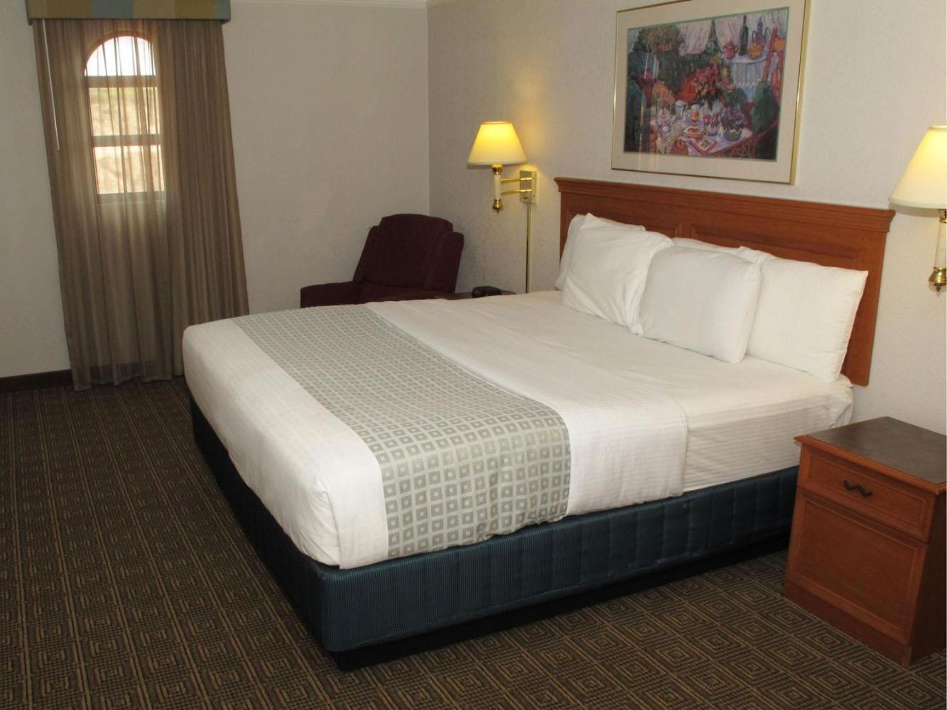 Super 8 by Wyndham Austin South I-35 photo 6