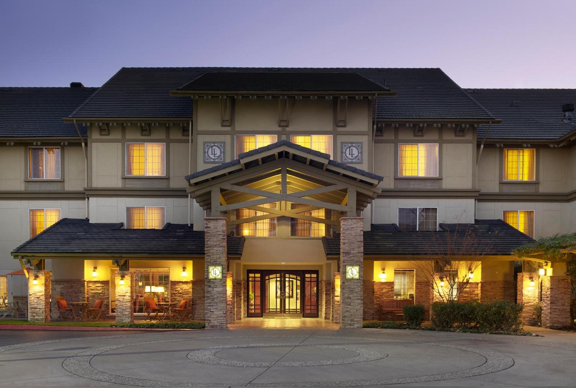 Larkspur Landing Extended Stay Suites Hillsboro photo 8