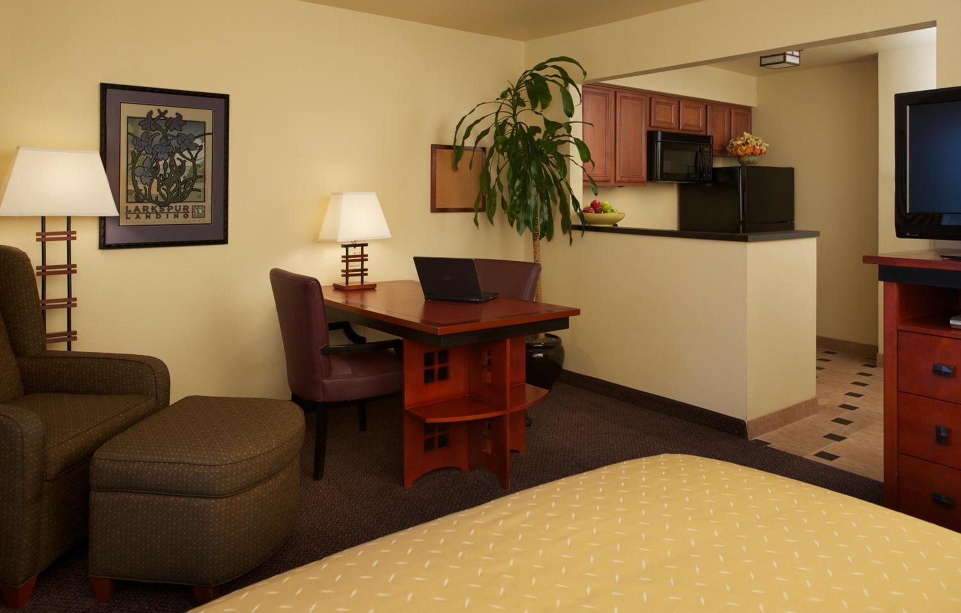 Larkspur Landing Extended Stay Suites Hillsboro photo 36