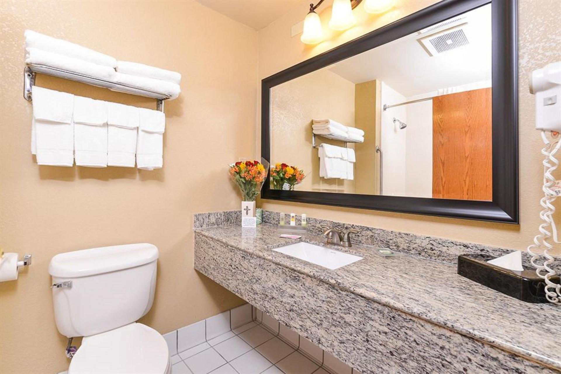 Country Inn & Suites by Radisson, Mesa, AZ photo 20