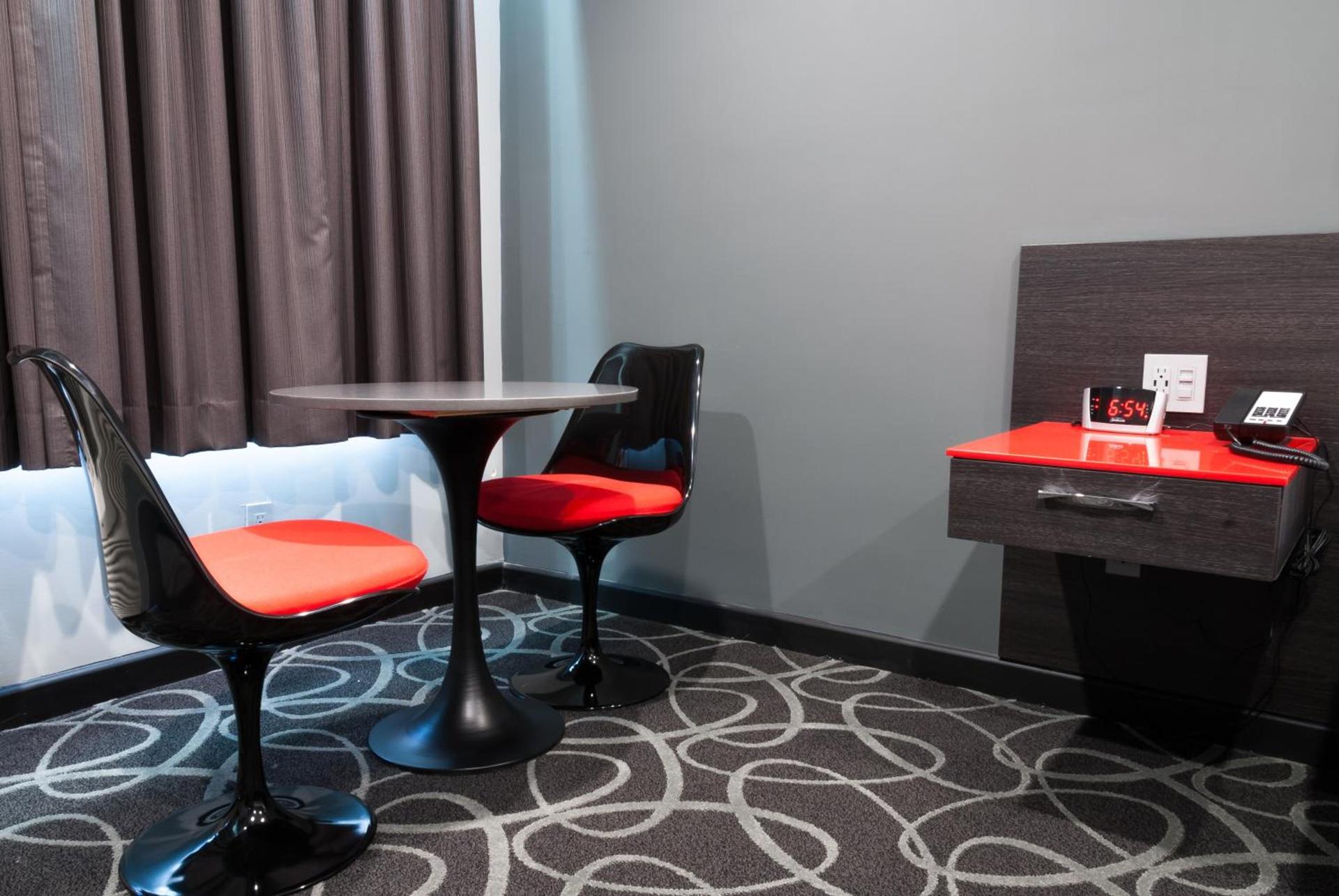 Astro Pasadena Hotel photo 4