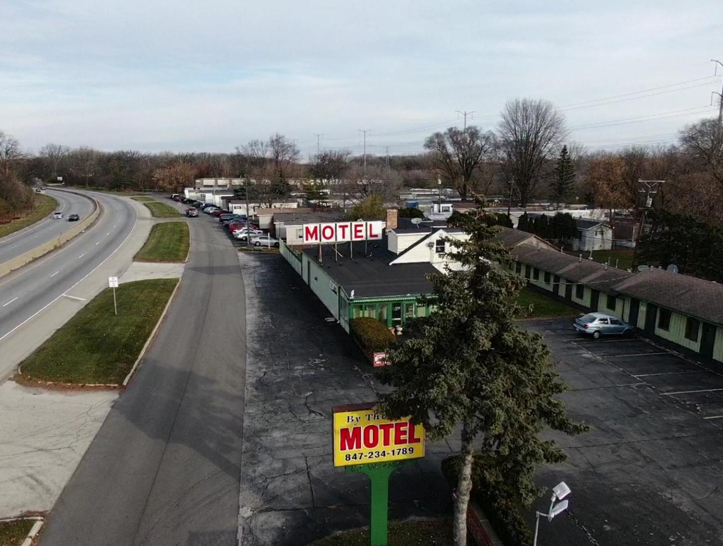 By The Way Motel Lake Bluff photo 1