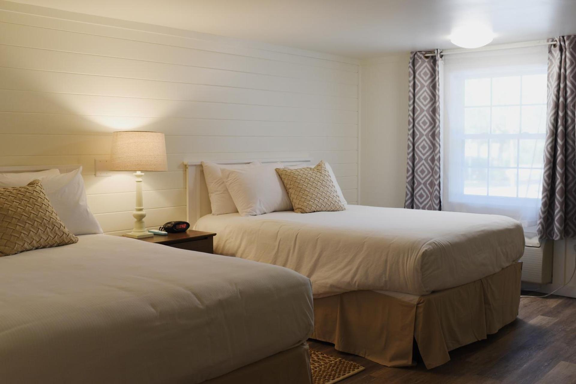 Sandwich Inn and Suites photo 9
