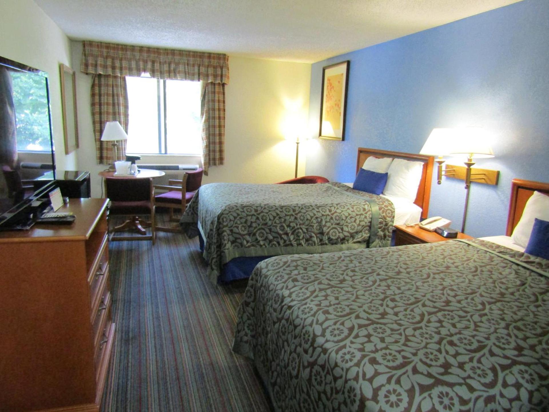 Days Inn by Wyndham Runnemede Philadelphia Area photo 37