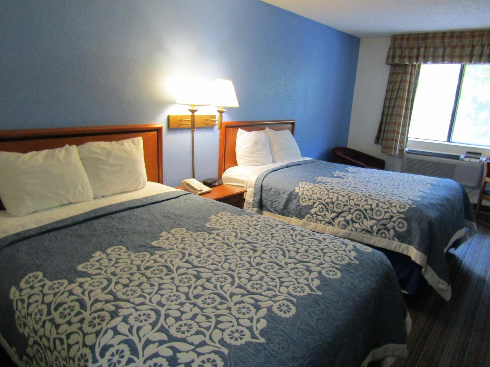 Days Inn by Wyndham Runnemede Philadelphia Area photo 38