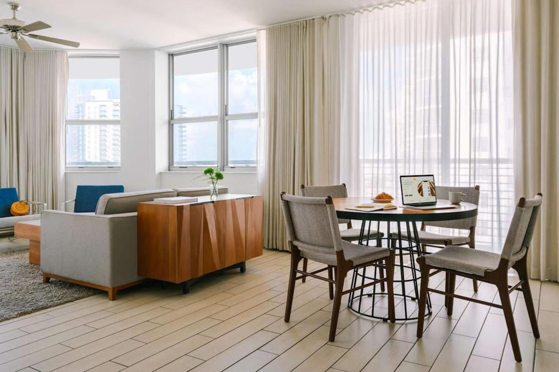CIRC Hotel By Hosteeva photo 28