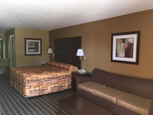 Executive Inn and Suites Longview photo 3