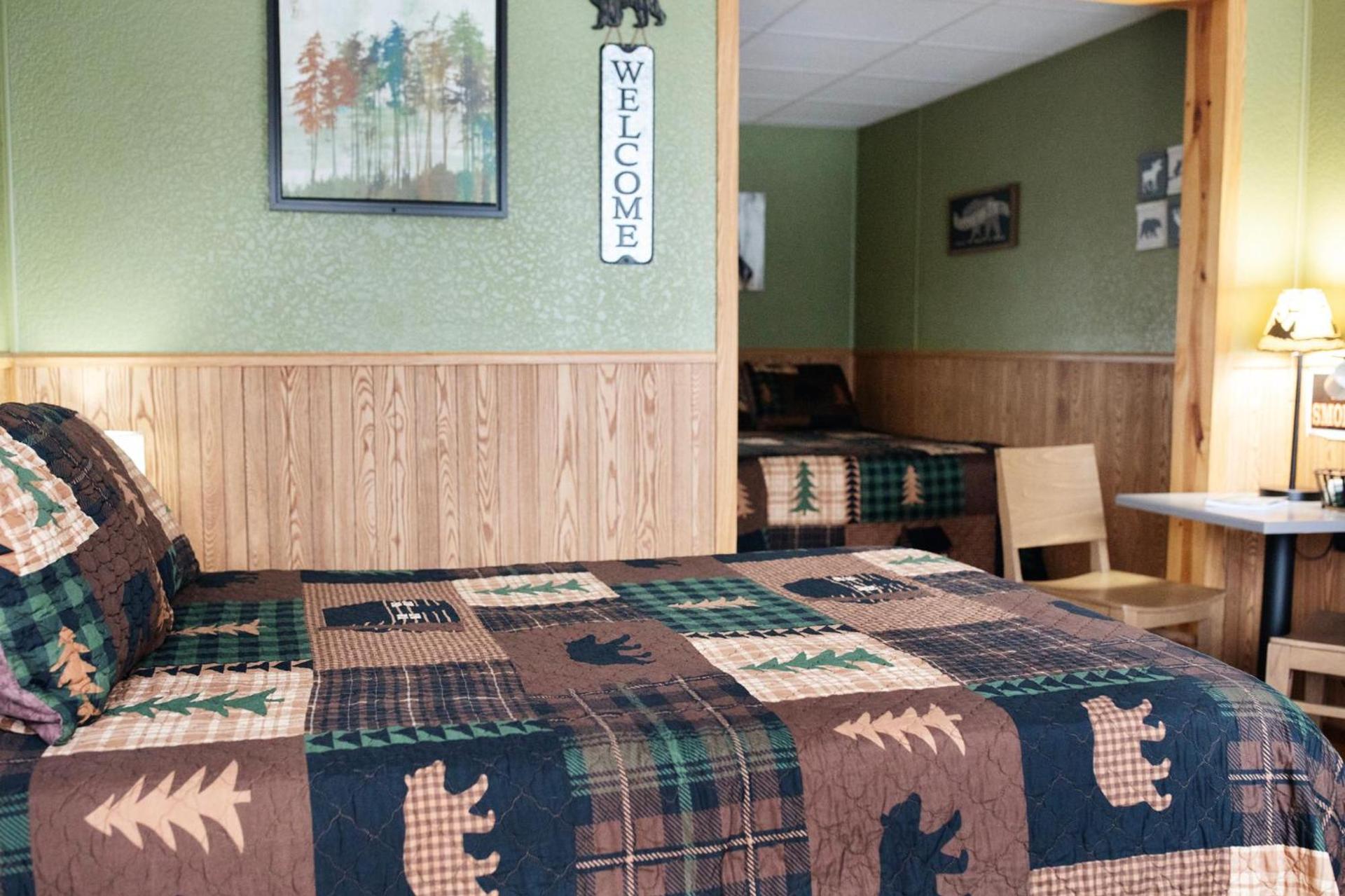 Maple Grove Lodging photo 4