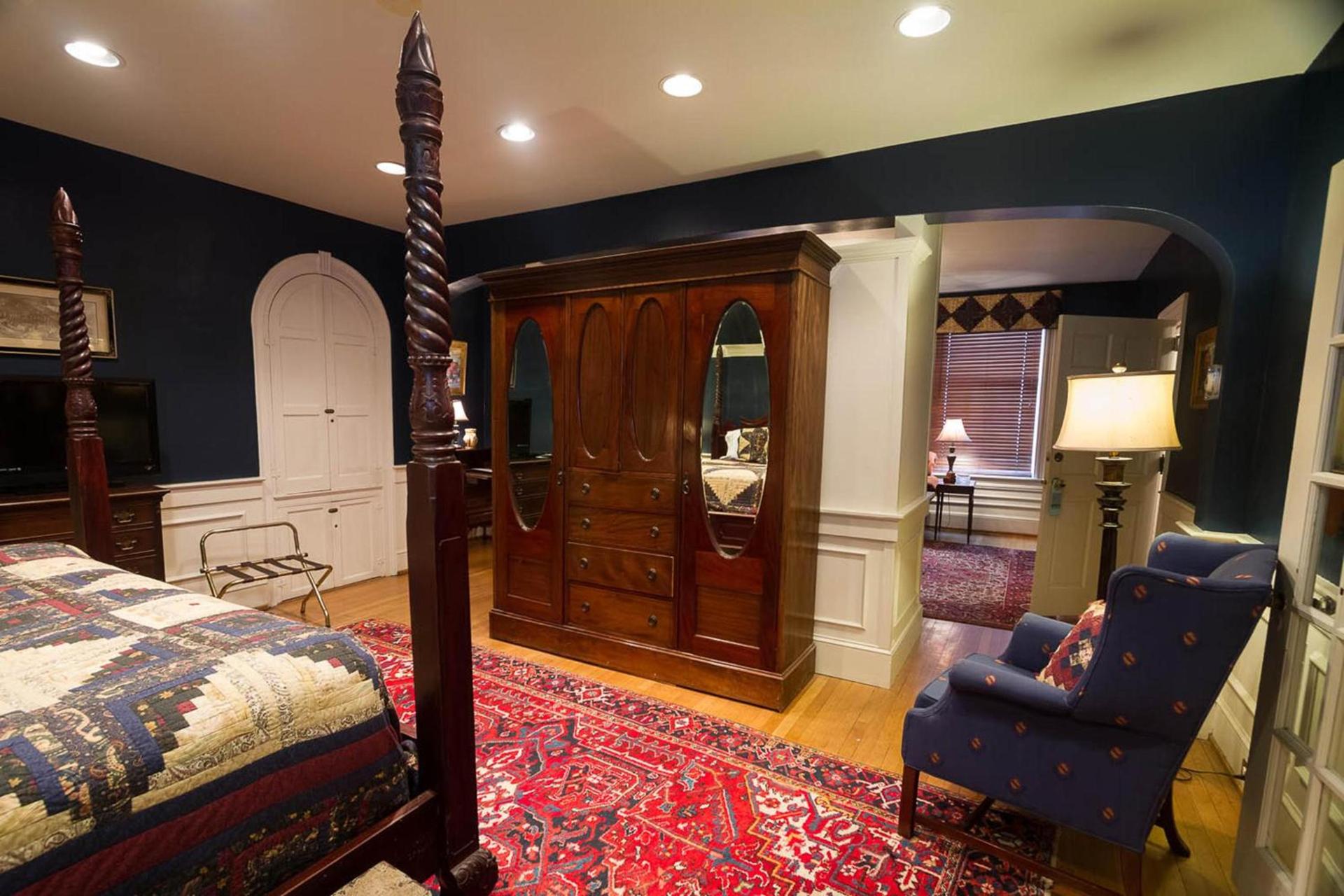 The Inn at Lincoln Square photo 15