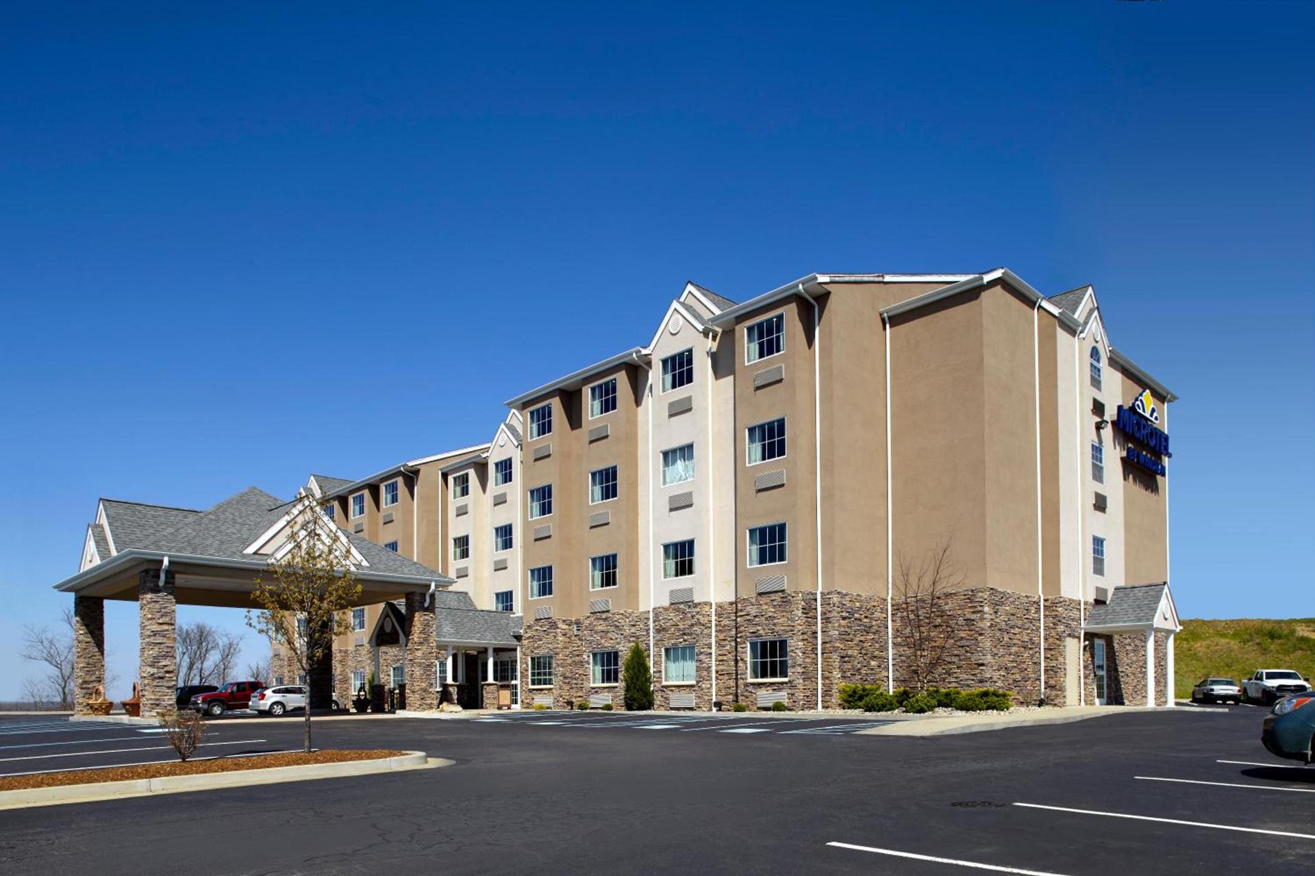 Microtel Inn & Suites by Wyndham Wheeling at The Highlands — hotel in Triadelphia