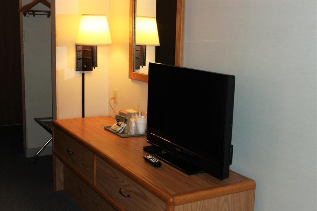 Eastwood Inn photo 6