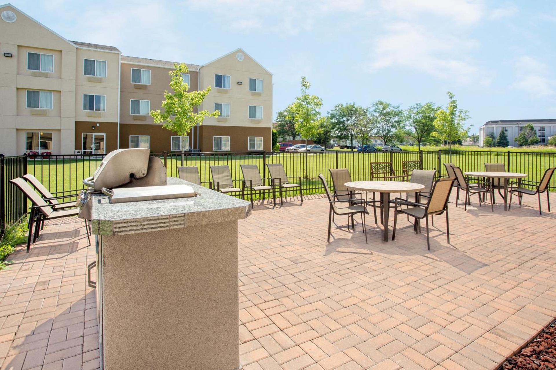 Baymont by Wyndham Green Bay photo 2