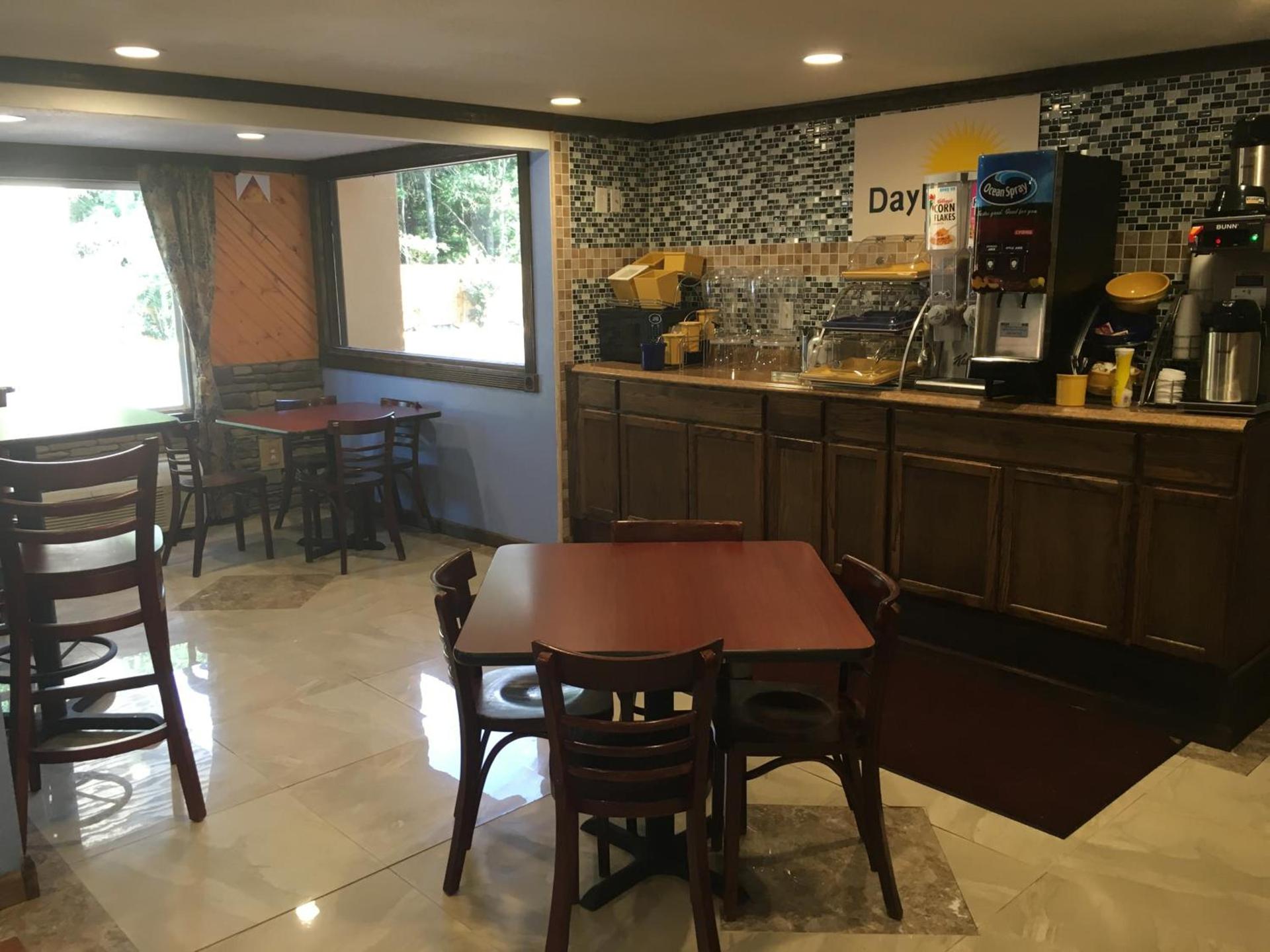 Days Inn by Wyndham Lavonia photo 27