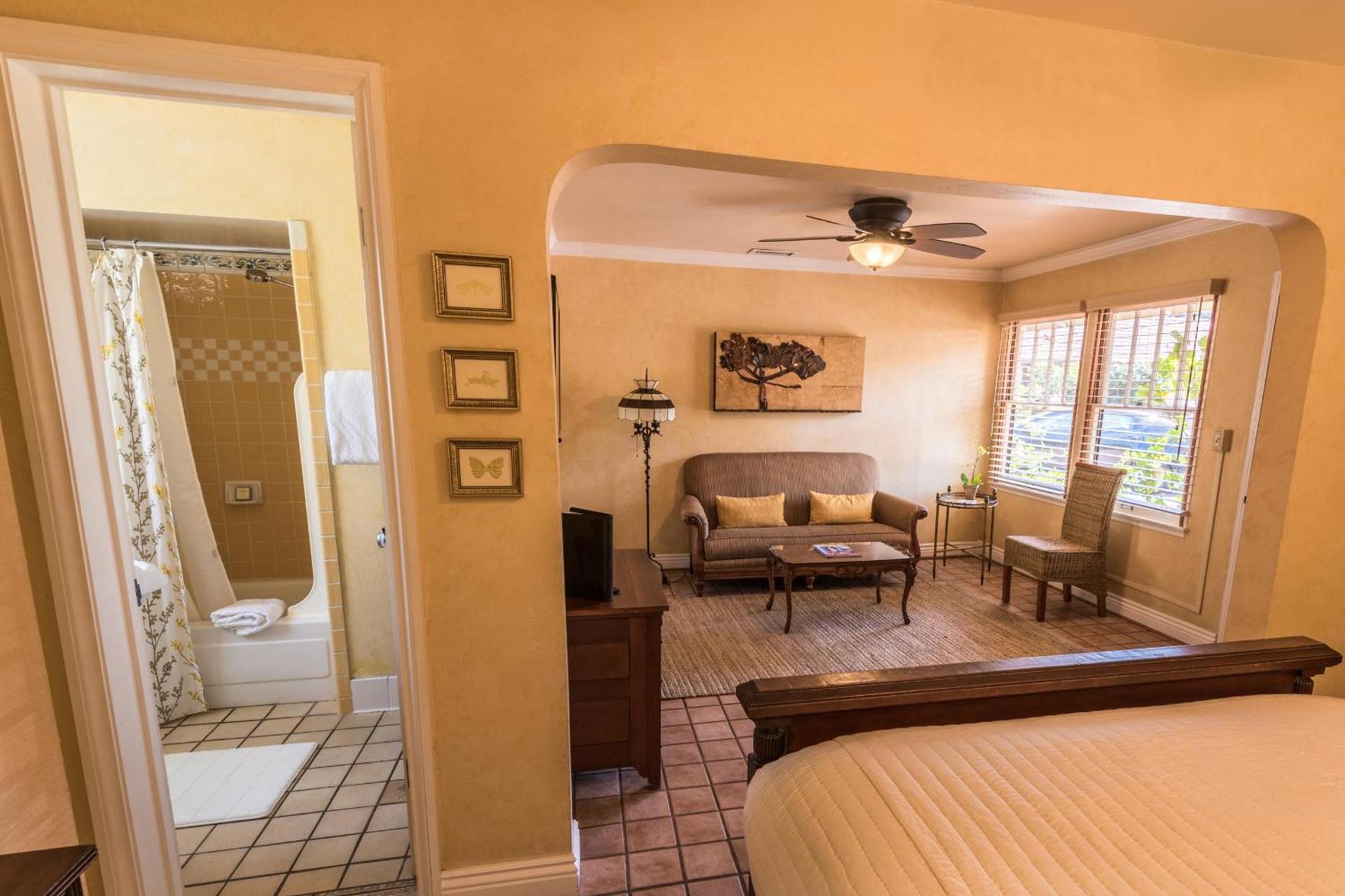 Harbor House Inn photo 97