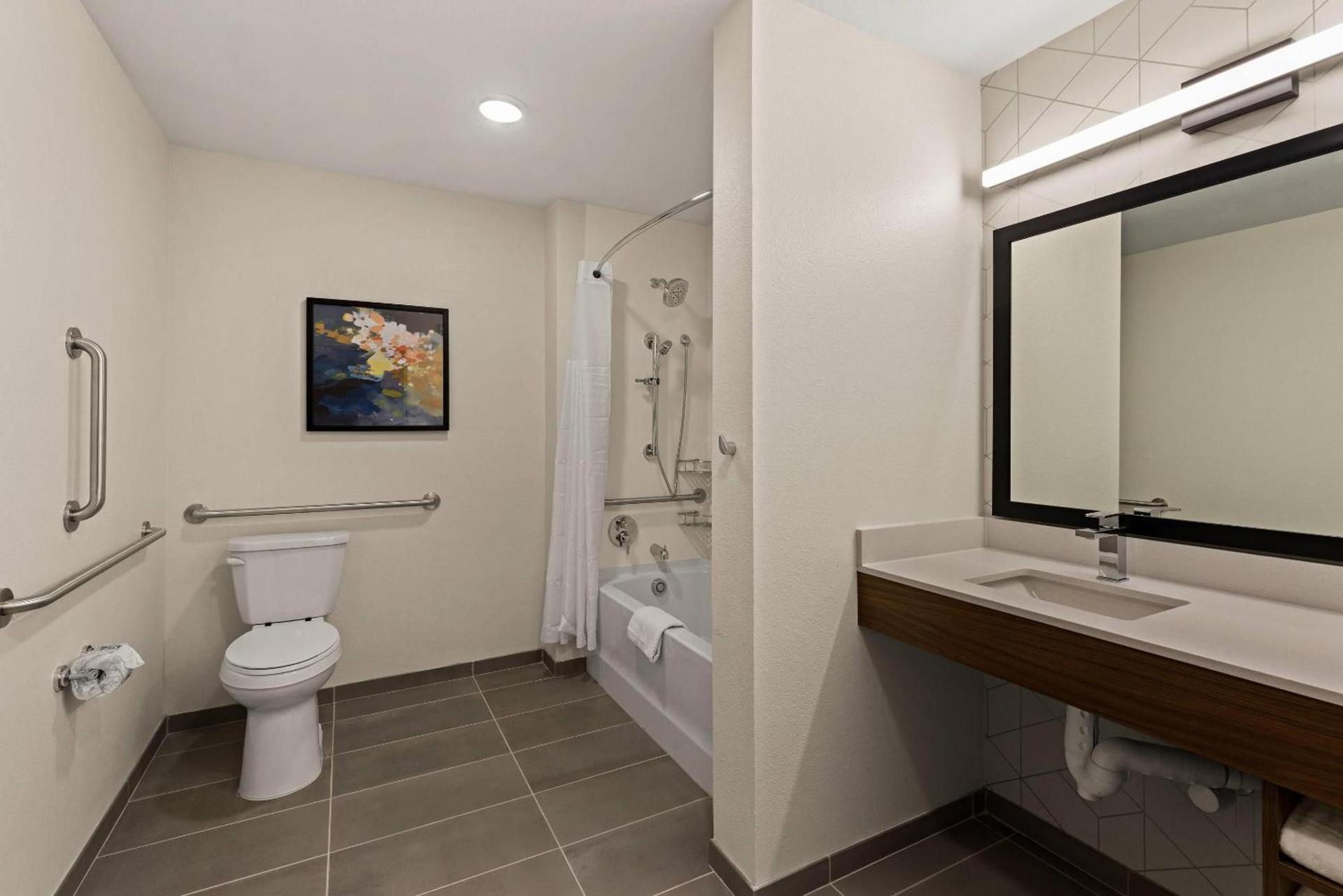 Everhome Suites Panama City Beach photo 13