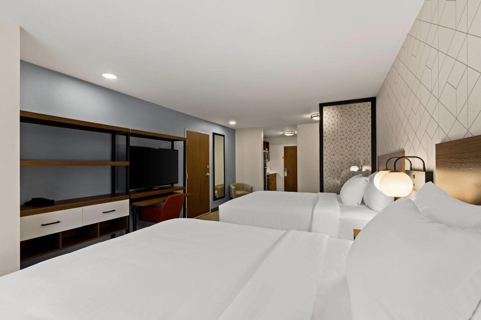 Everhome Suites Panama City Beach photo 11