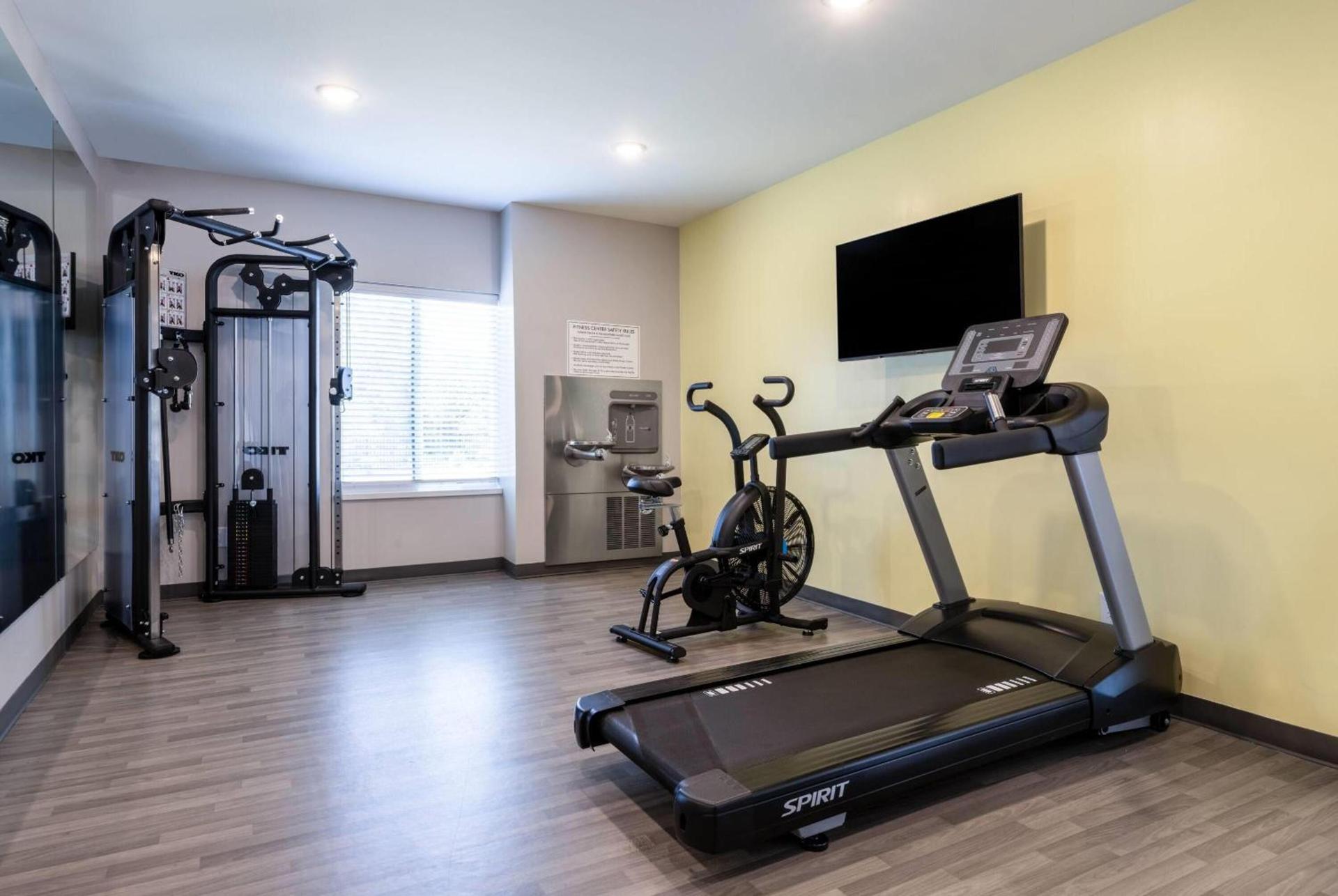 ECHO Suites Extended Stay by Wyndham Colorado Springs Airport photo 29