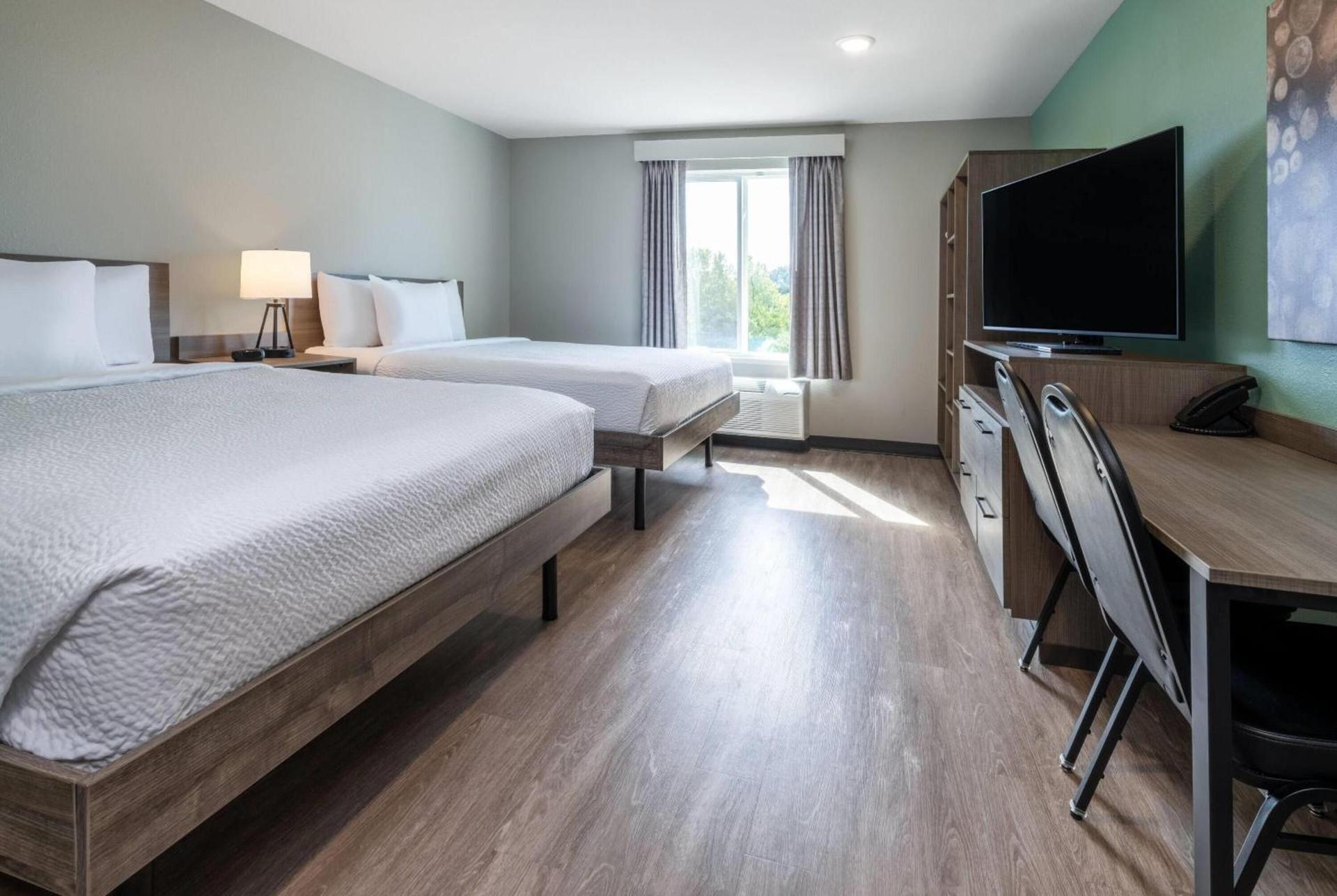 ECHO Suites Extended Stay by Wyndham Colorado Springs Airport photo 16