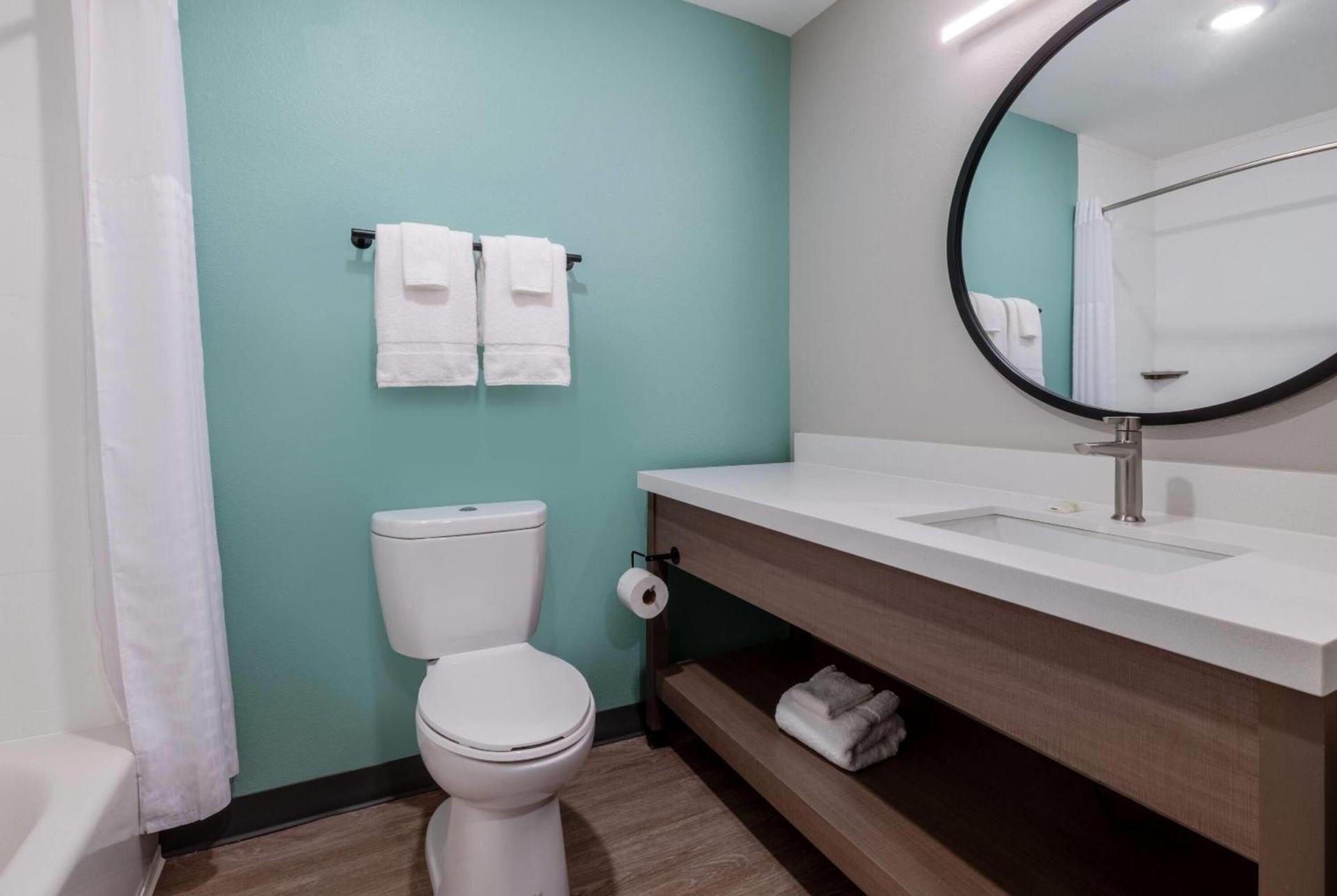 ECHO Suites Extended Stay by Wyndham Colorado Springs Airport photo 6