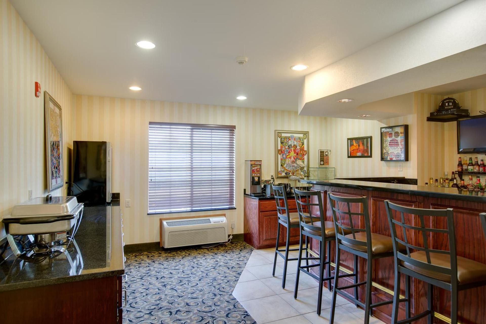 Cobblestone Inn & Suites - Clintonville photo 15