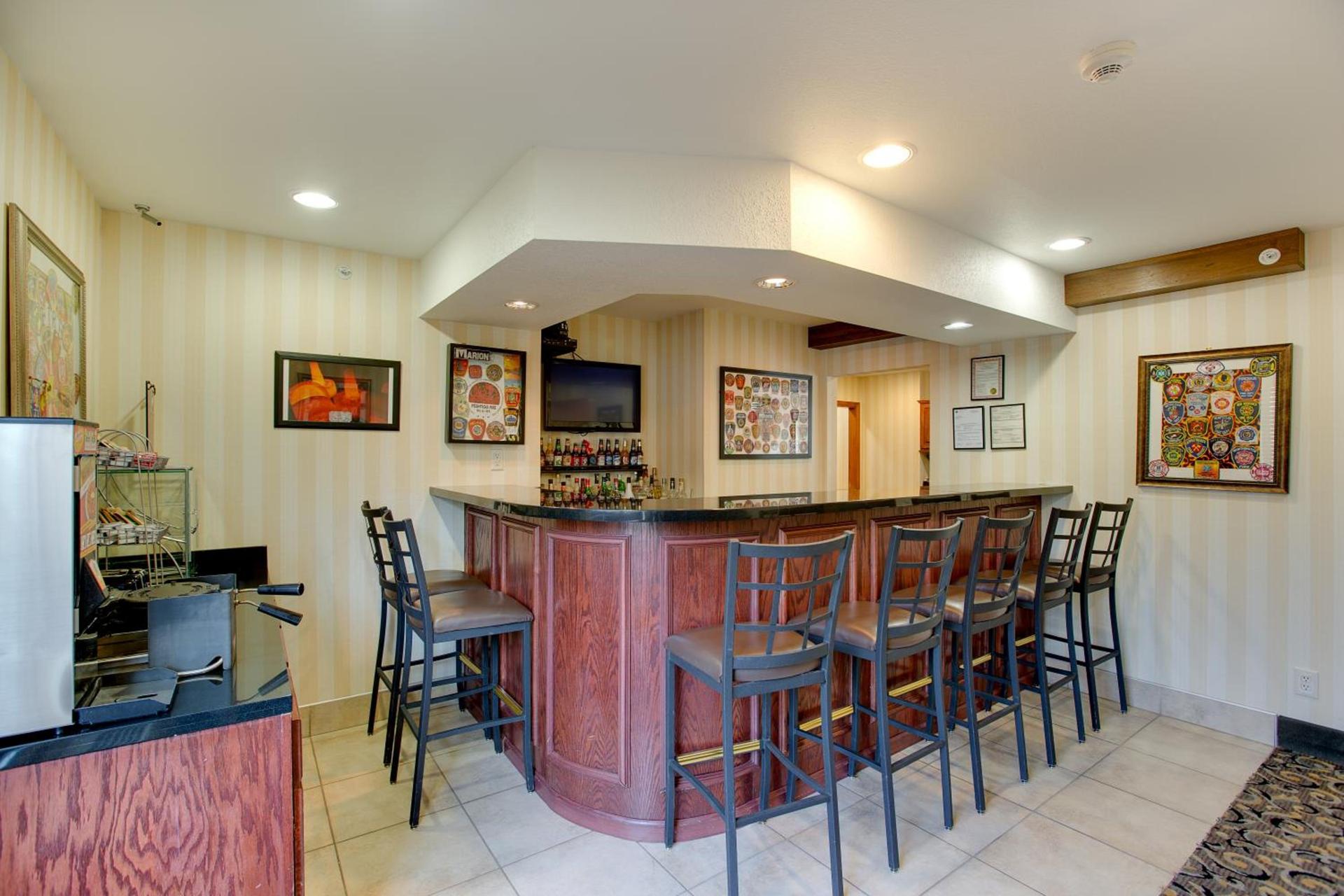 Cobblestone Inn & Suites - Clintonville photo 16