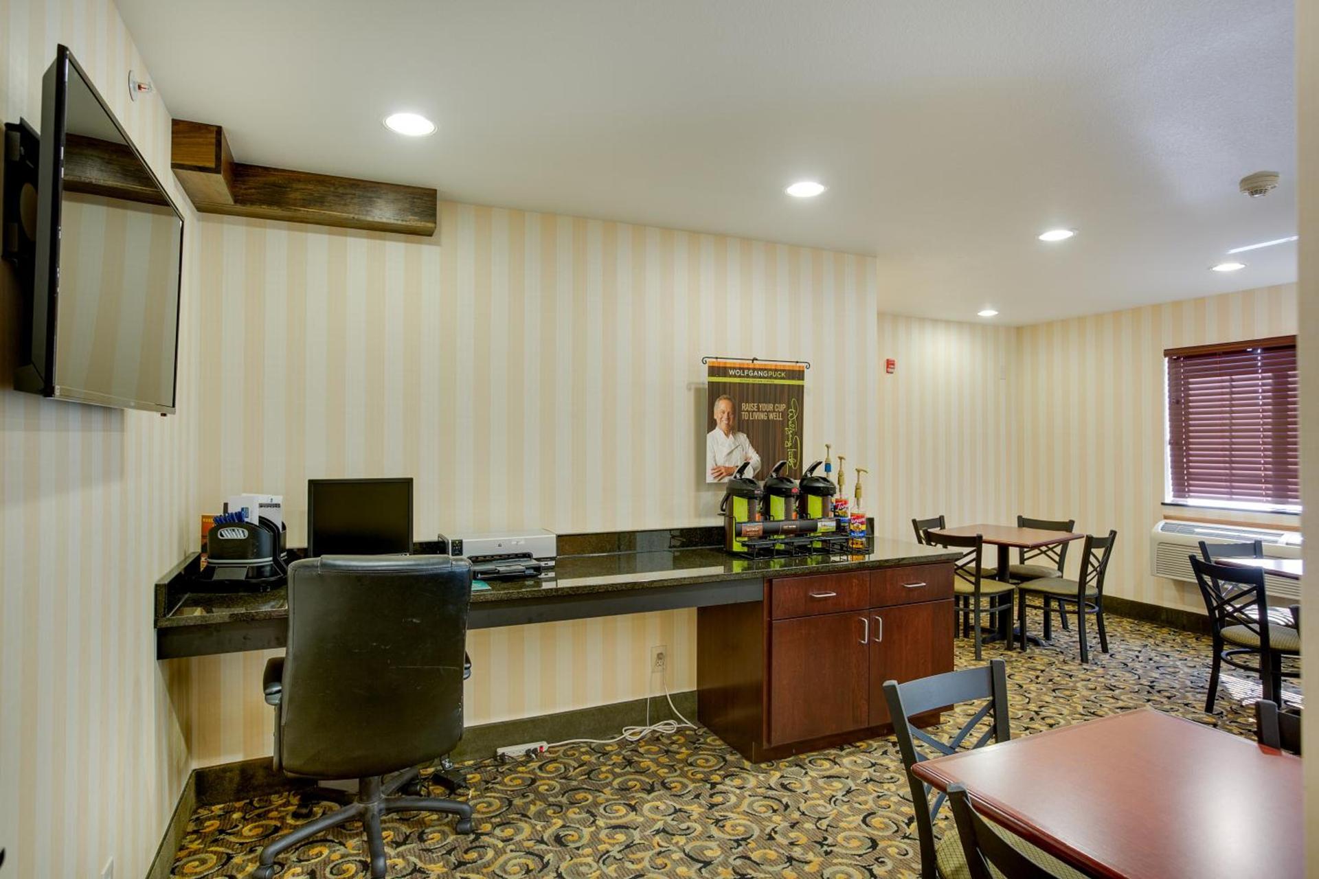 Cobblestone Inn & Suites - Clintonville photo 13