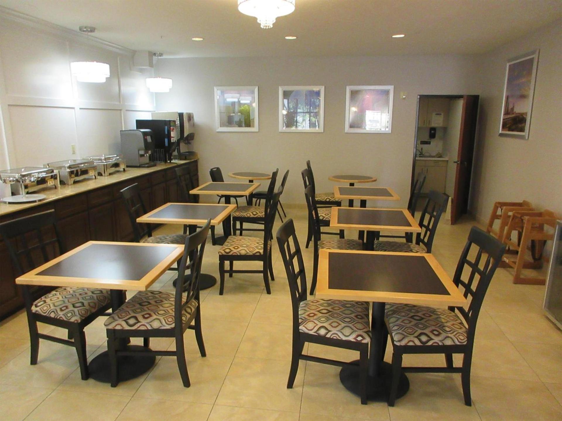 Best Western Champions Forest Inn and Suites photo 7