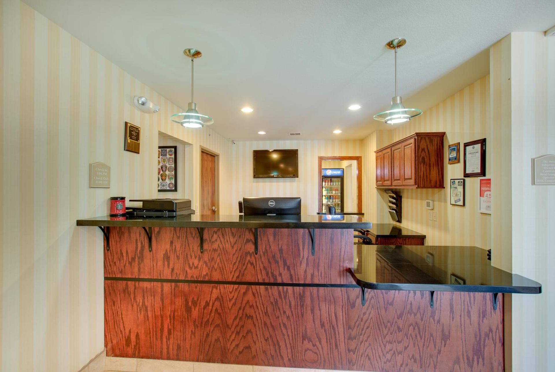 Cobblestone Inn & Suites - Clintonville photo 12