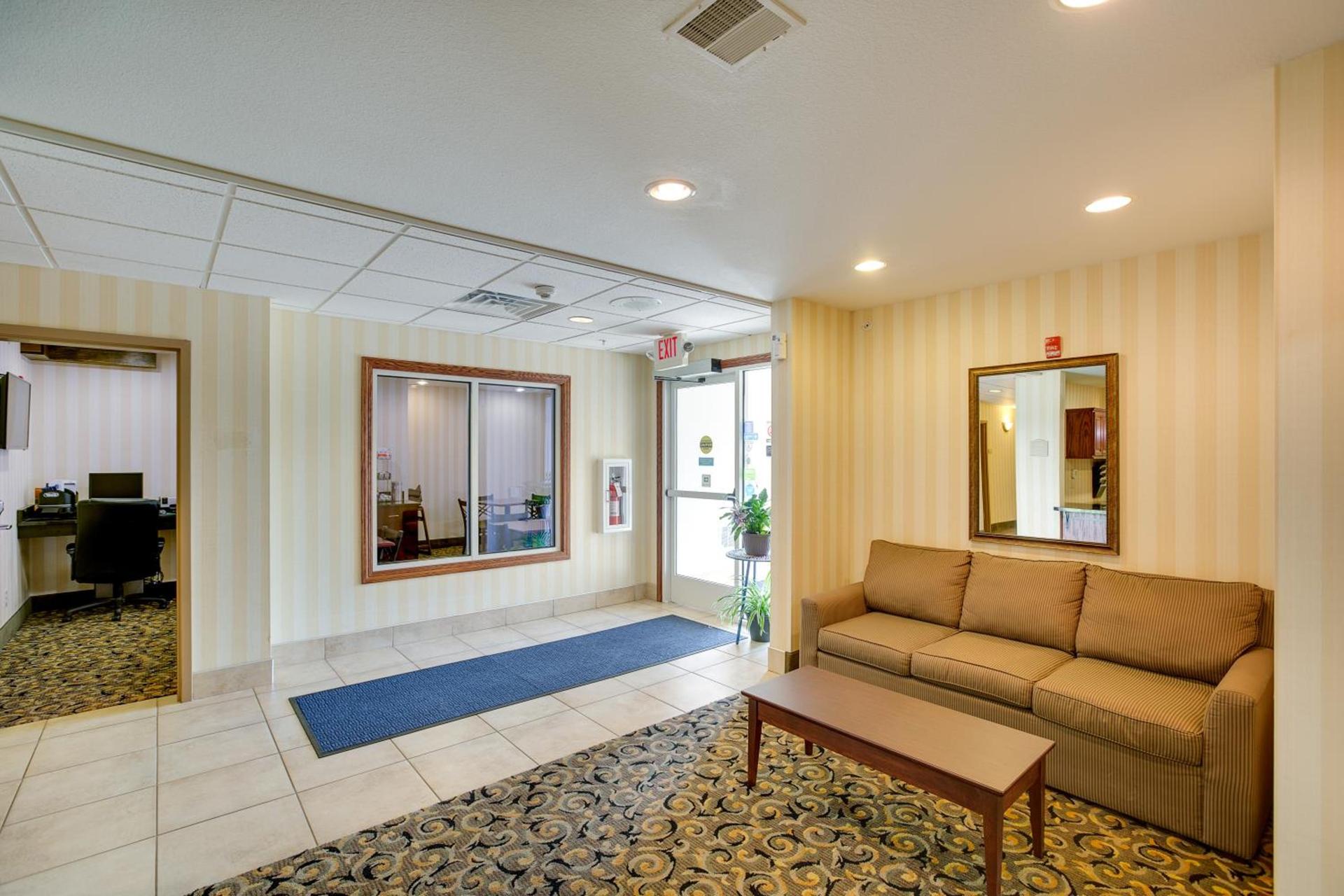 Cobblestone Inn & Suites - Clintonville photo 10
