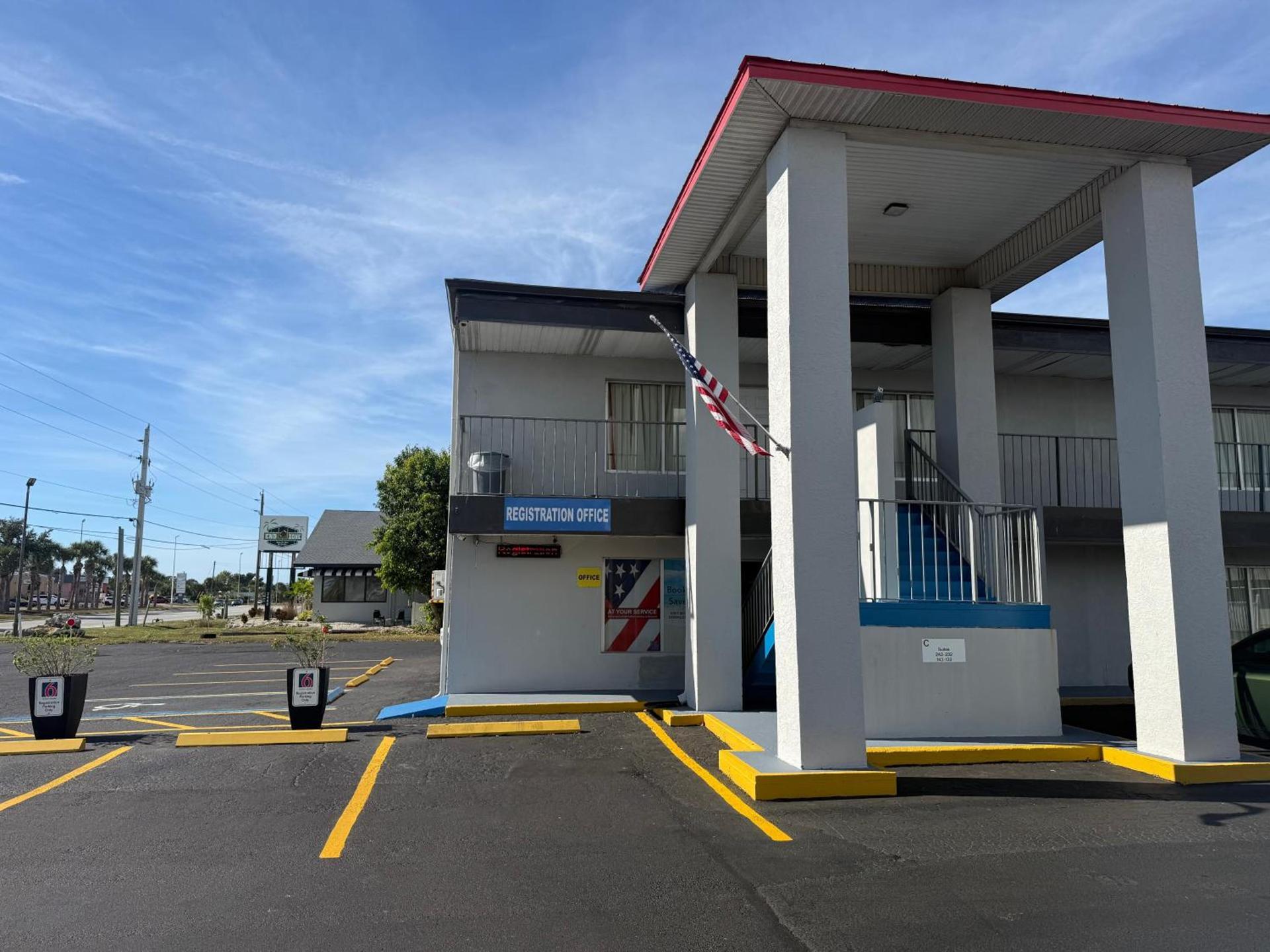 Englewood Inn & Suites photo 13