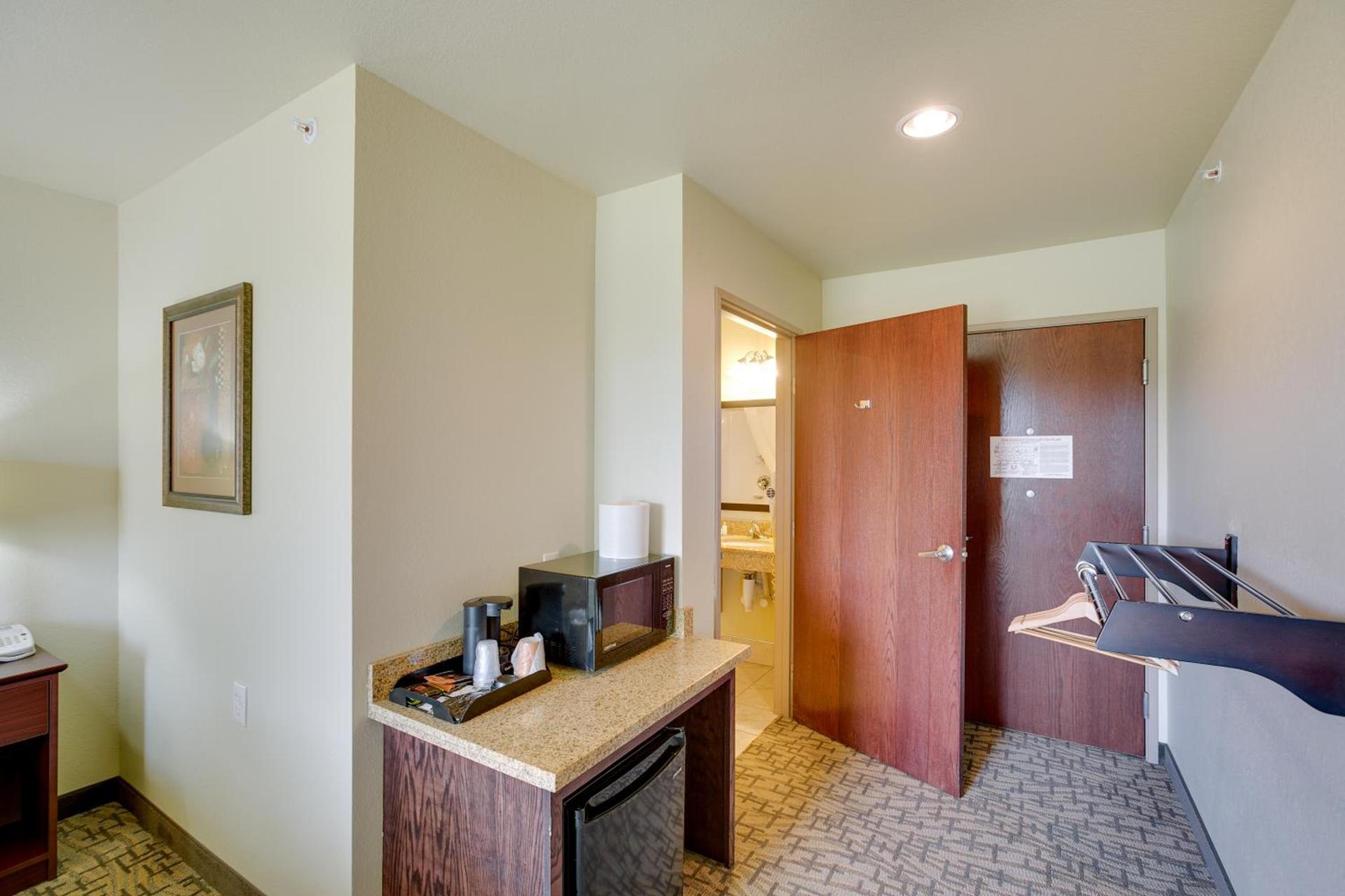 Cobblestone Inn & Suites - Clintonville photo 30
