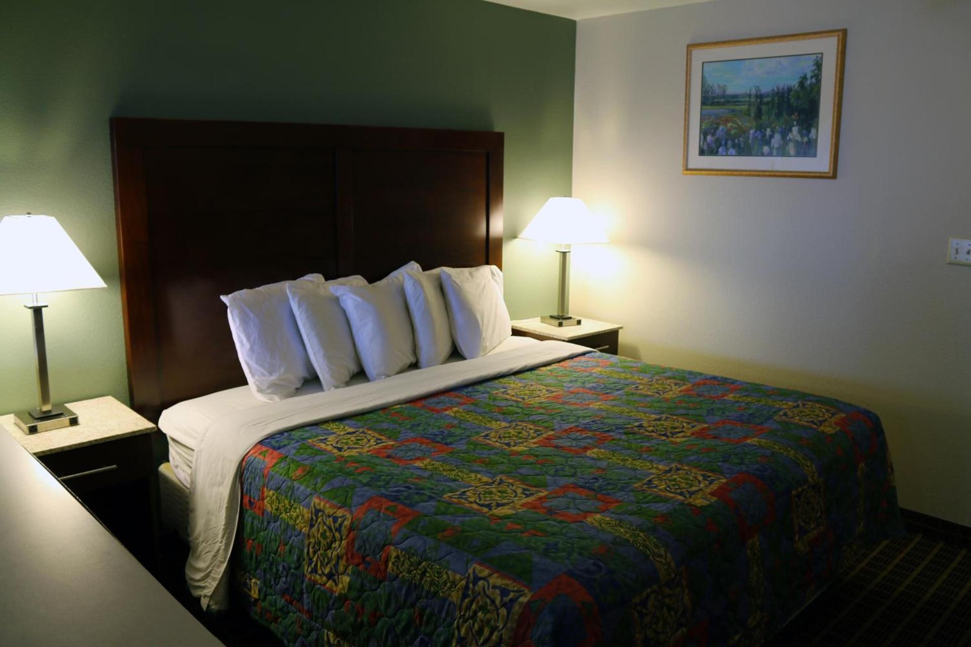 Great Western Inn & Suites photo 11