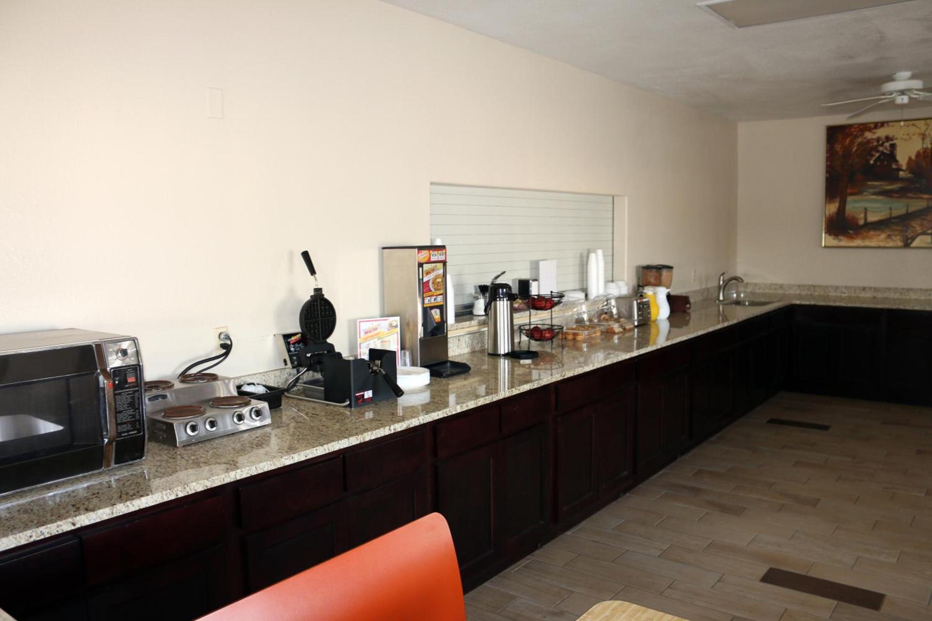 Great Western Inn & Suites photo 10