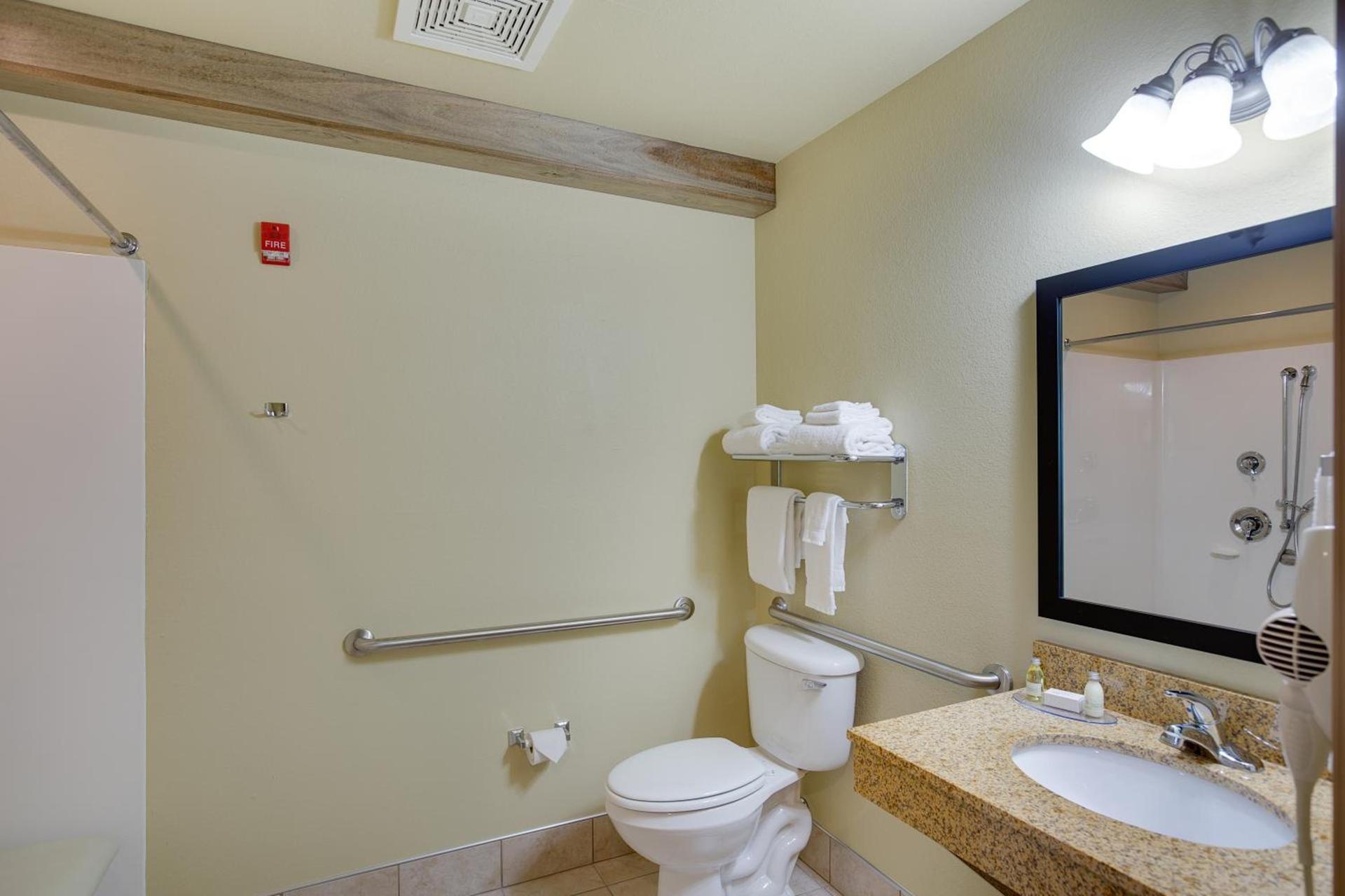Cobblestone Inn & Suites - Clintonville photo 6
