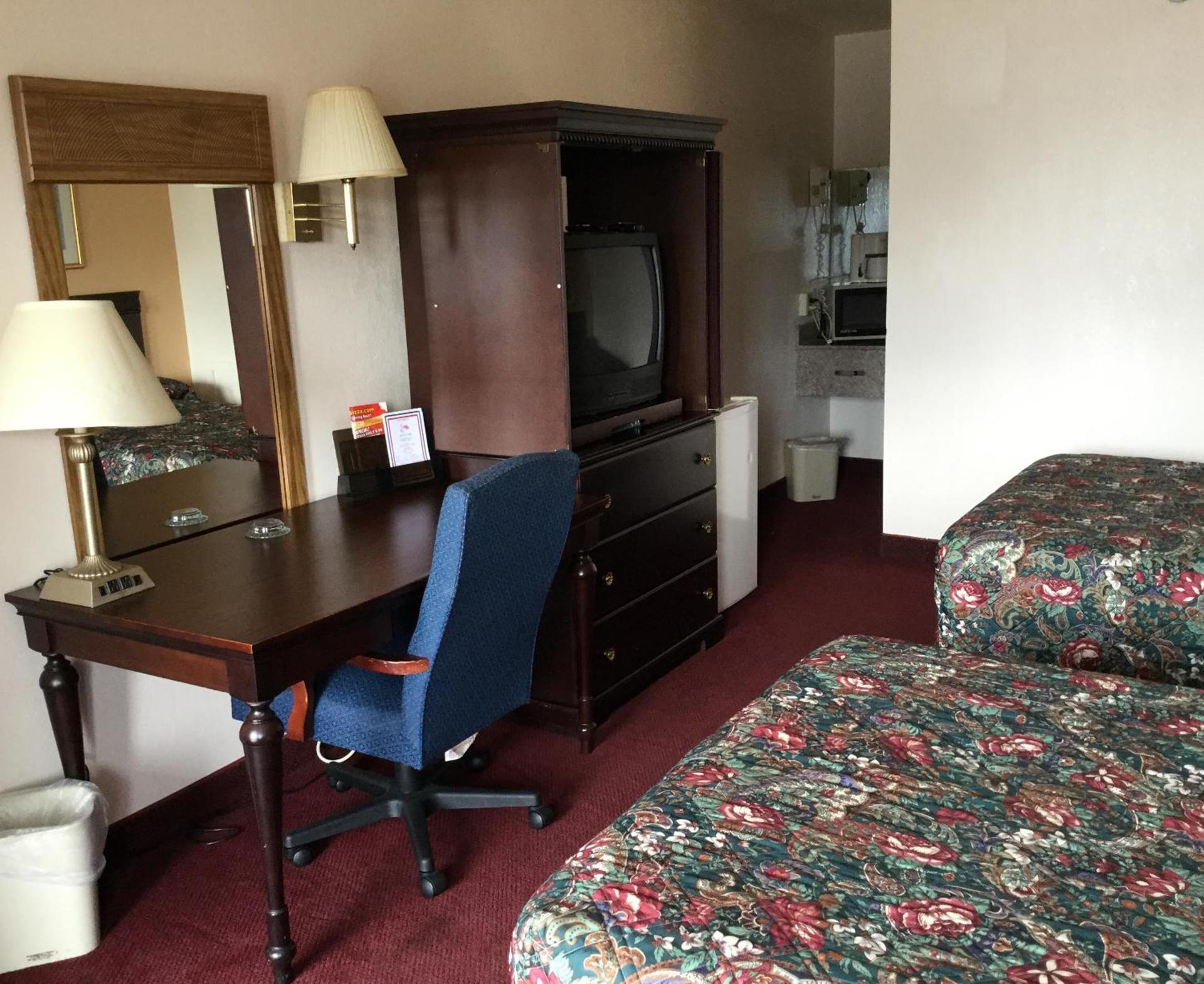 Belmont Inn and Suites photo 13