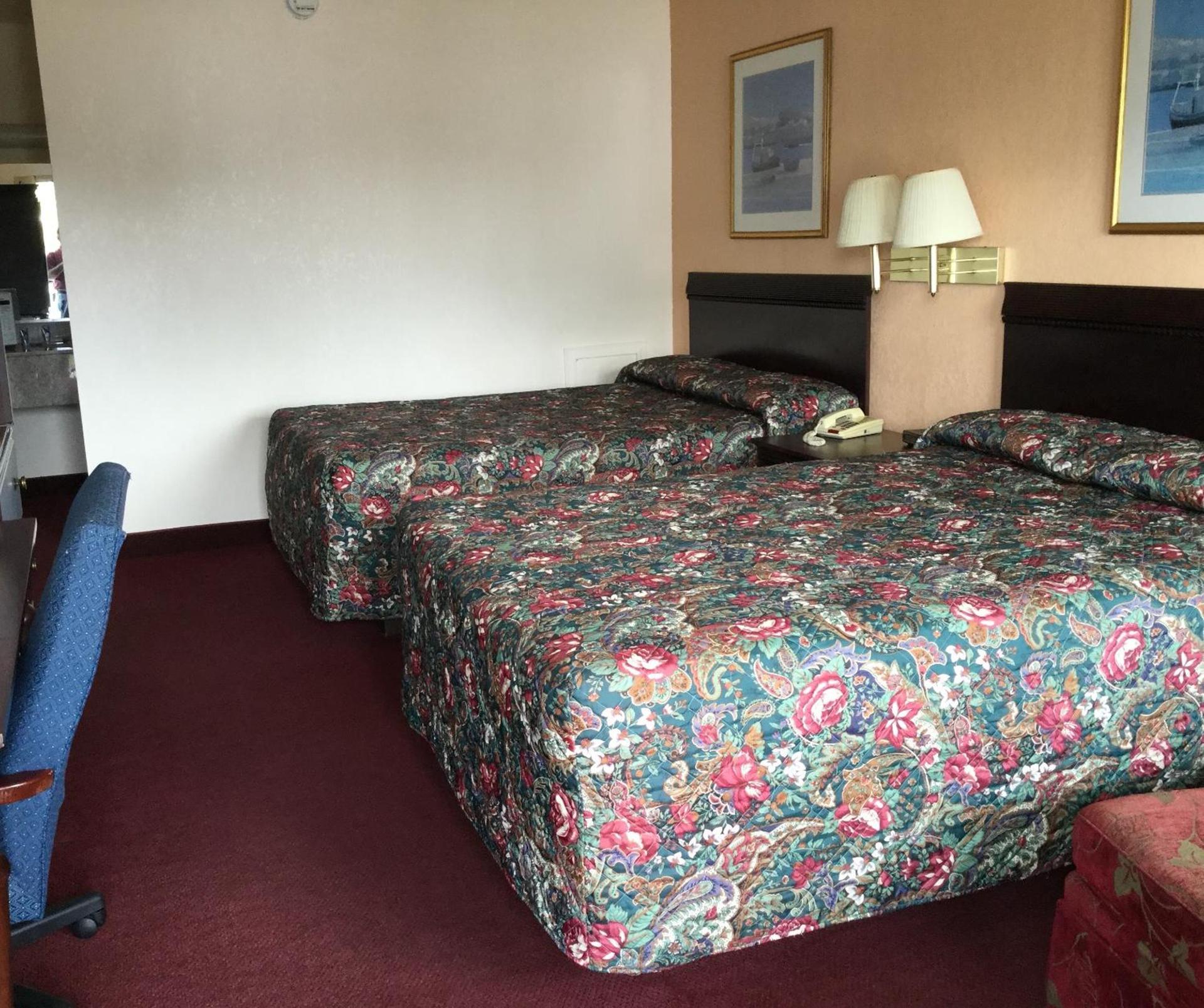Belmont Inn and Suites photo 5
