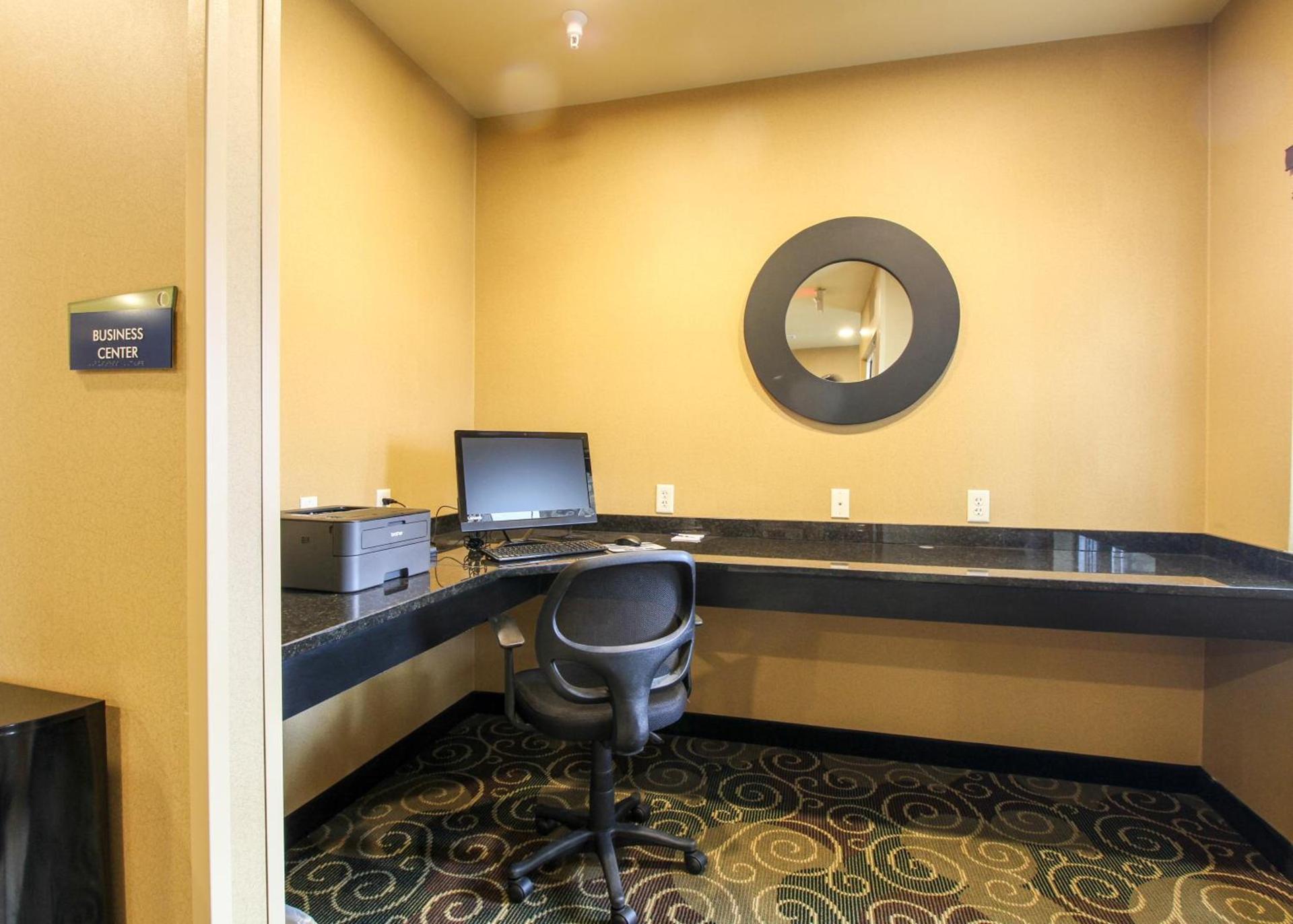 Cobblestone Hotel & Suites - Devils Lake photo 15