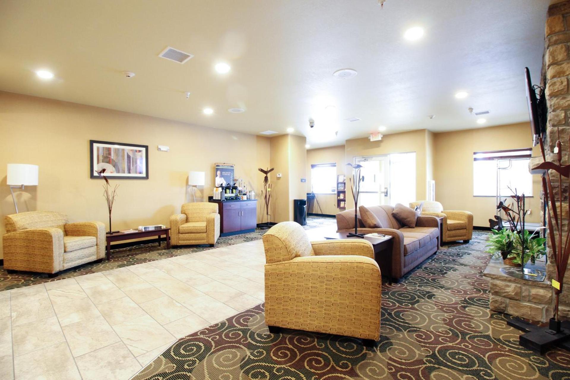Cobblestone Hotel & Suites - Devils Lake photo 27