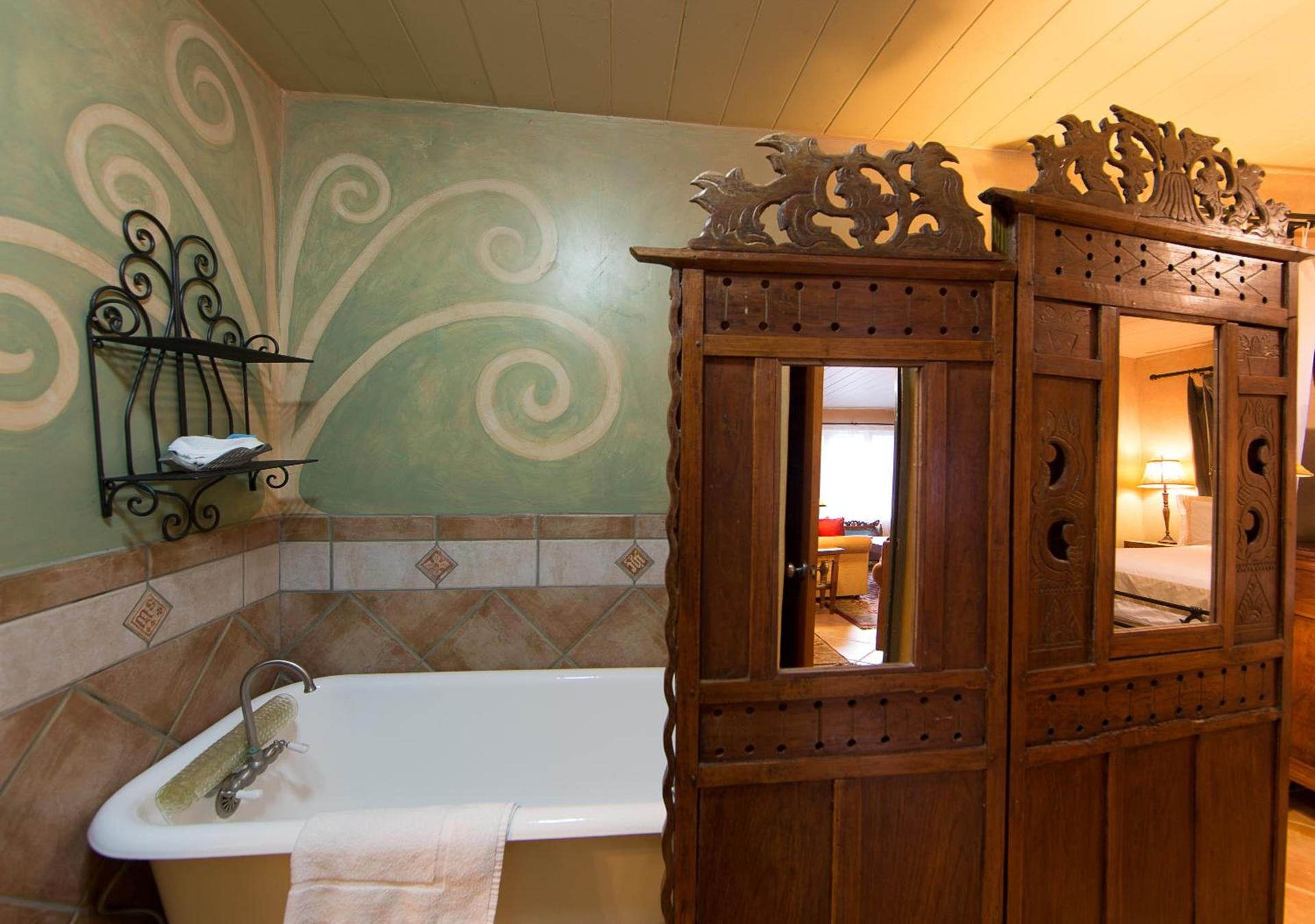 The Emerald Iguana Inn photo 16