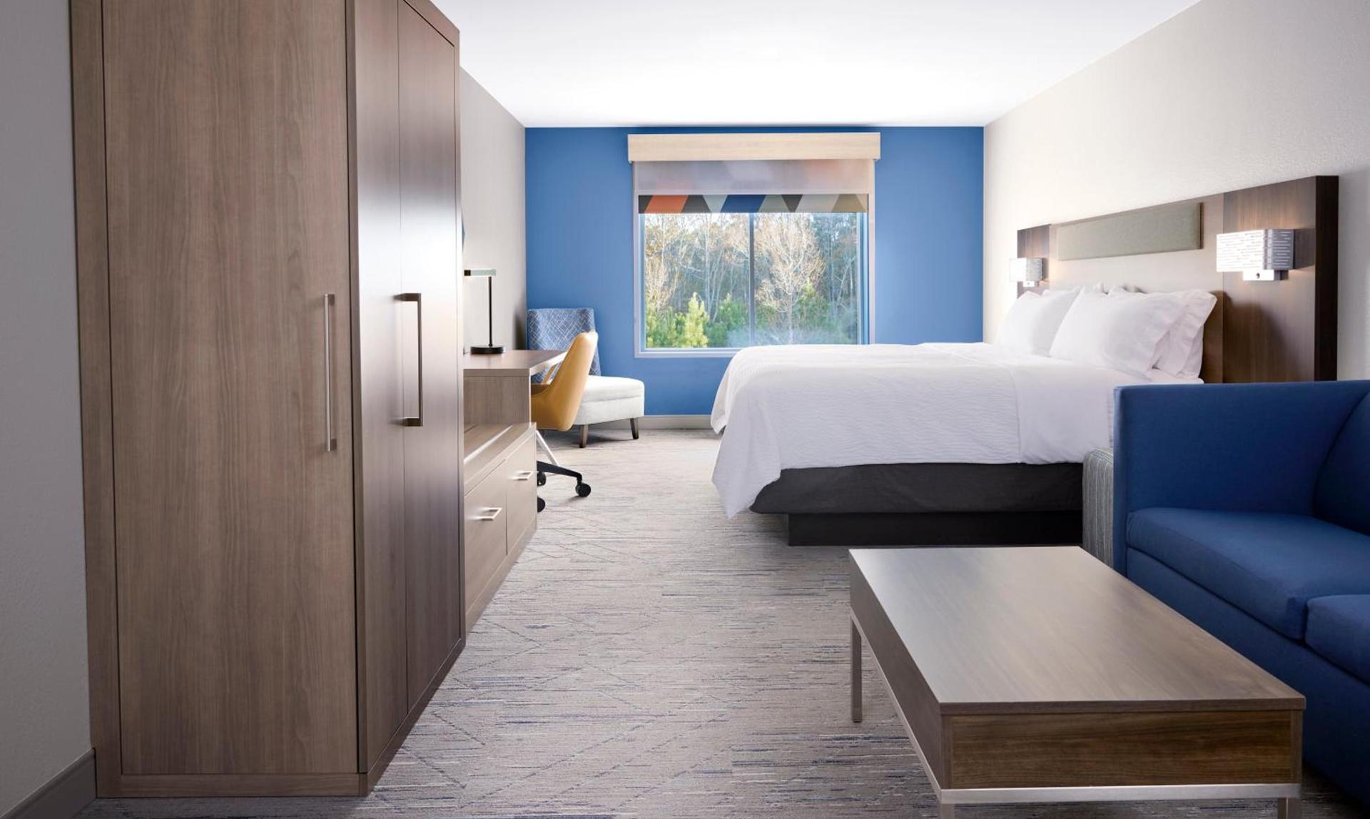 Holiday Inn Express & Suites Plainwell by IHG photo 16