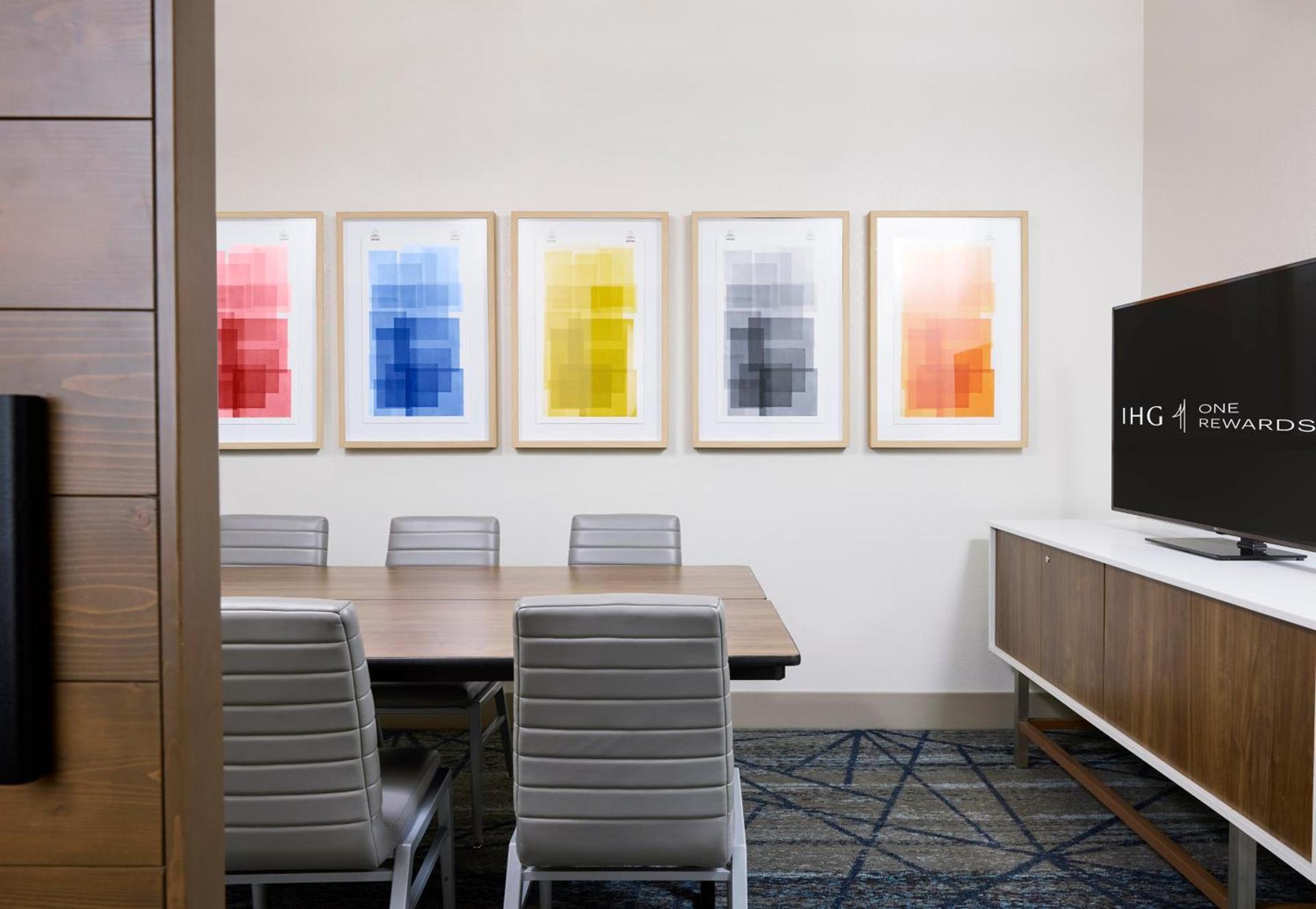 Holiday Inn Express & Suites Plainwell by IHG photo 22