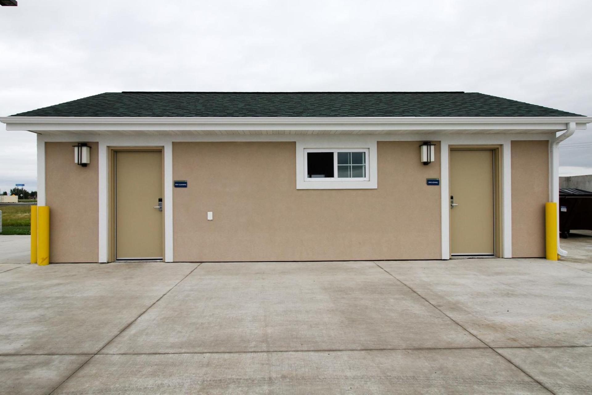 Cobblestone Hotel & Suites - Devils Lake photo 28