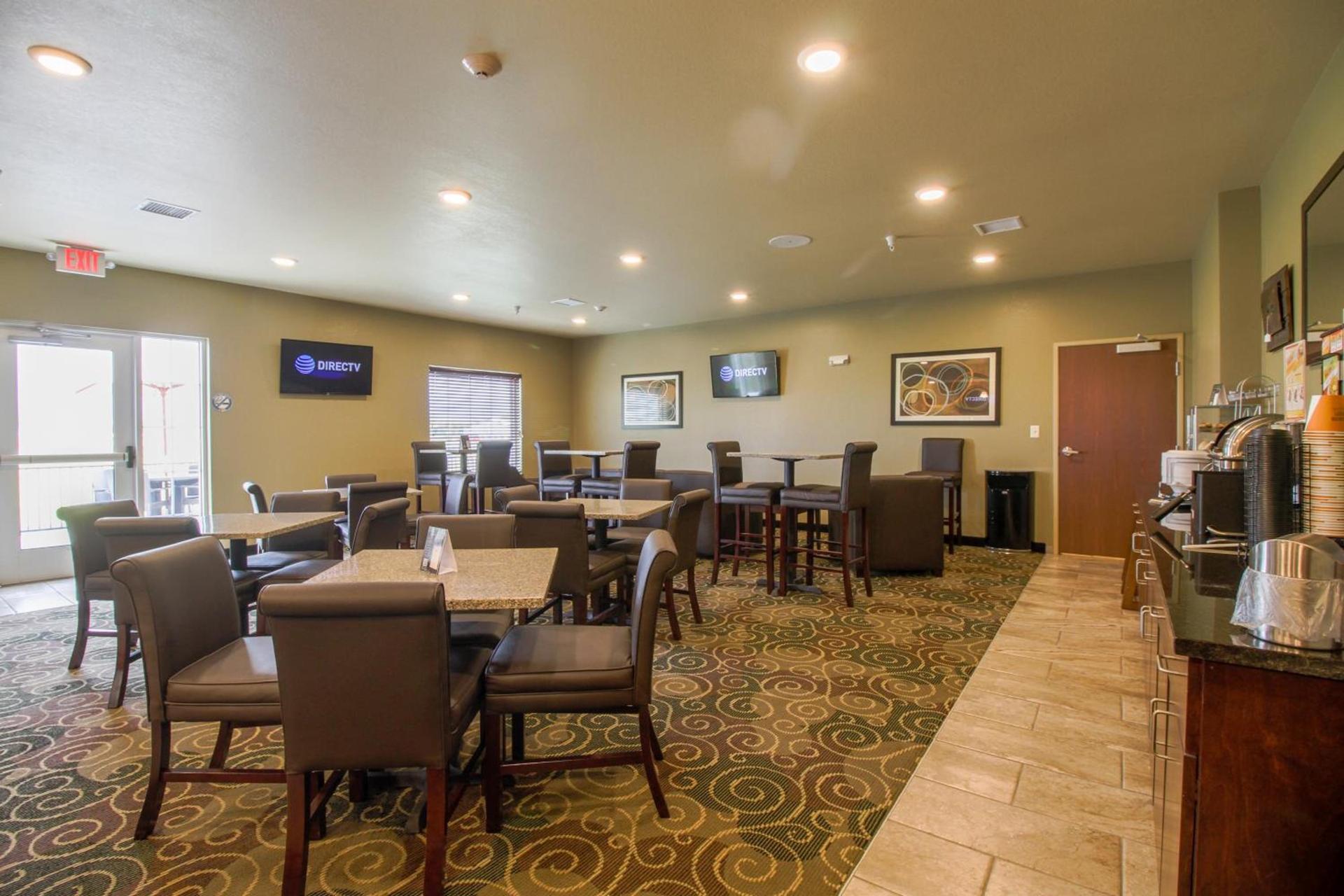 Cobblestone Hotel & Suites - Devils Lake photo 32
